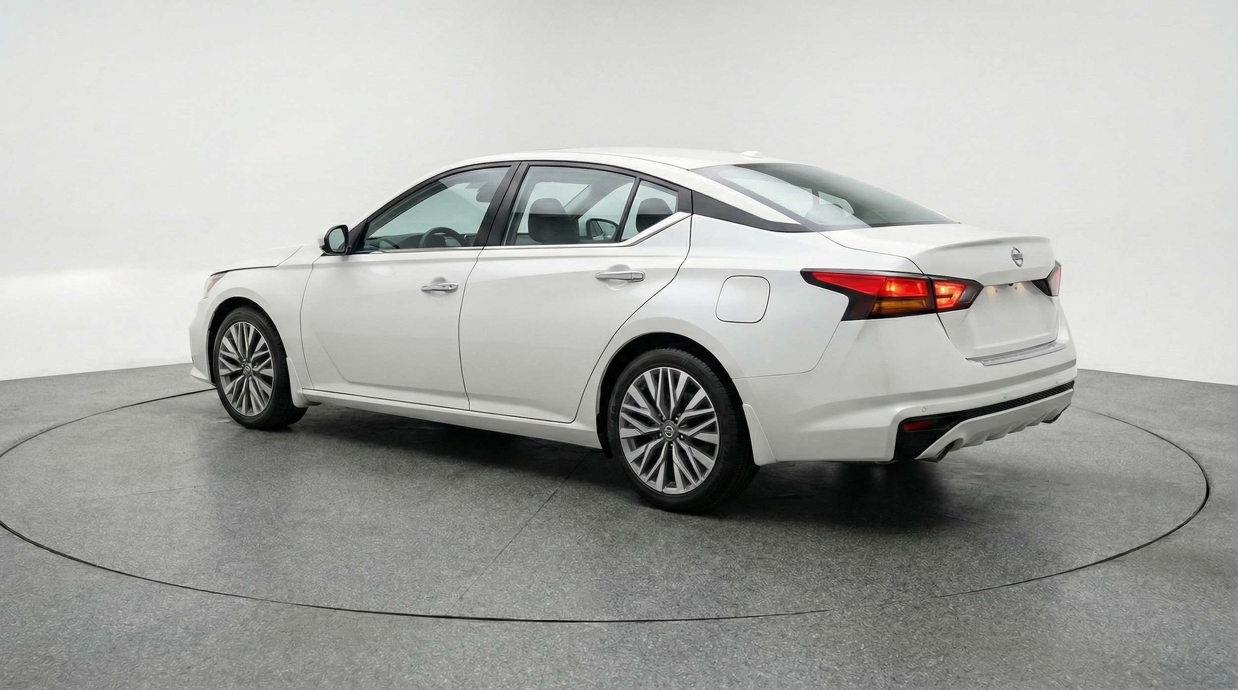 Thumbnail: 2025 Nissan Altima - 5