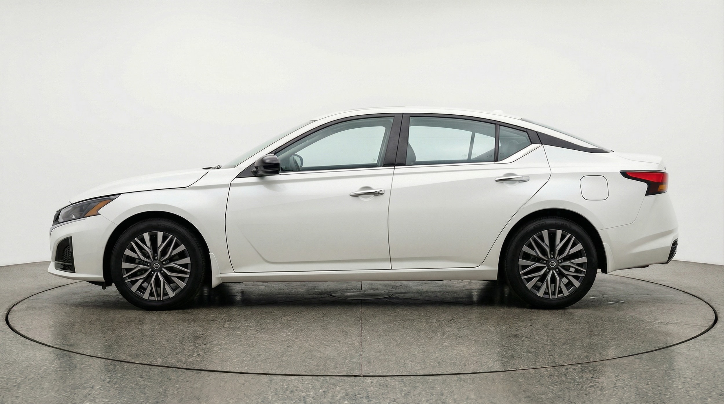 Thumbnail: 2025 Nissan Altima - 4