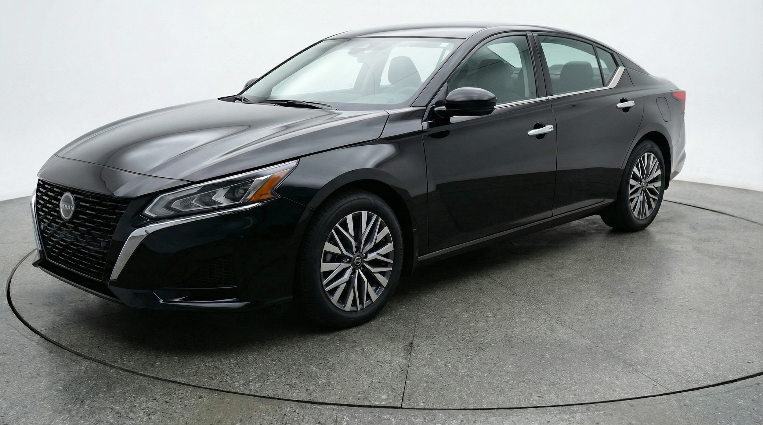 Thumbnail: 2025 Nissan Altima - 3