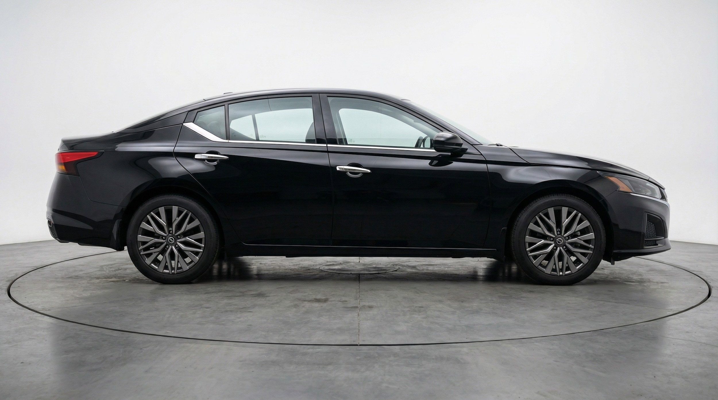 Thumbnail: 2025 Nissan Altima - 11