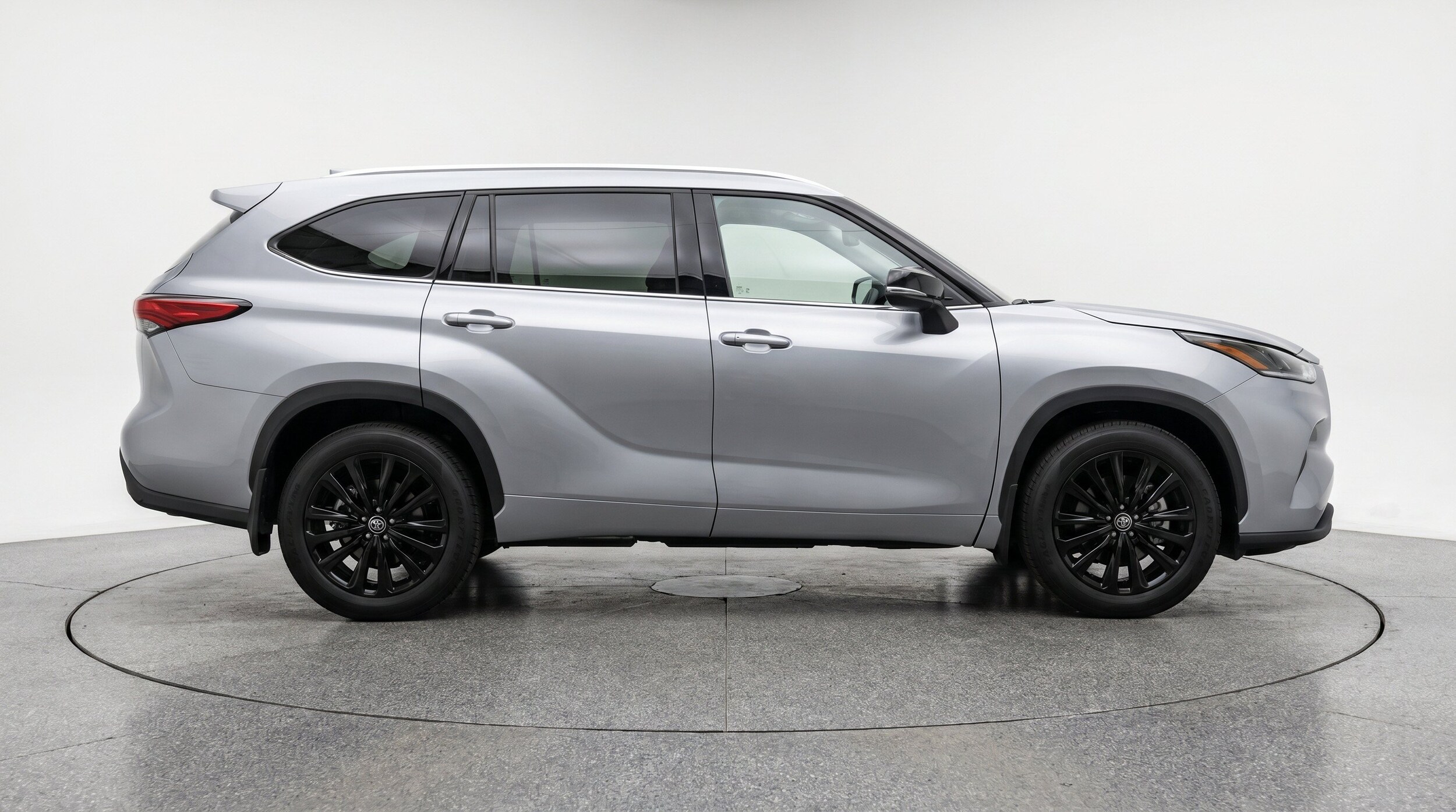 Thumbnail: 2025 Toyota Highlander - 11