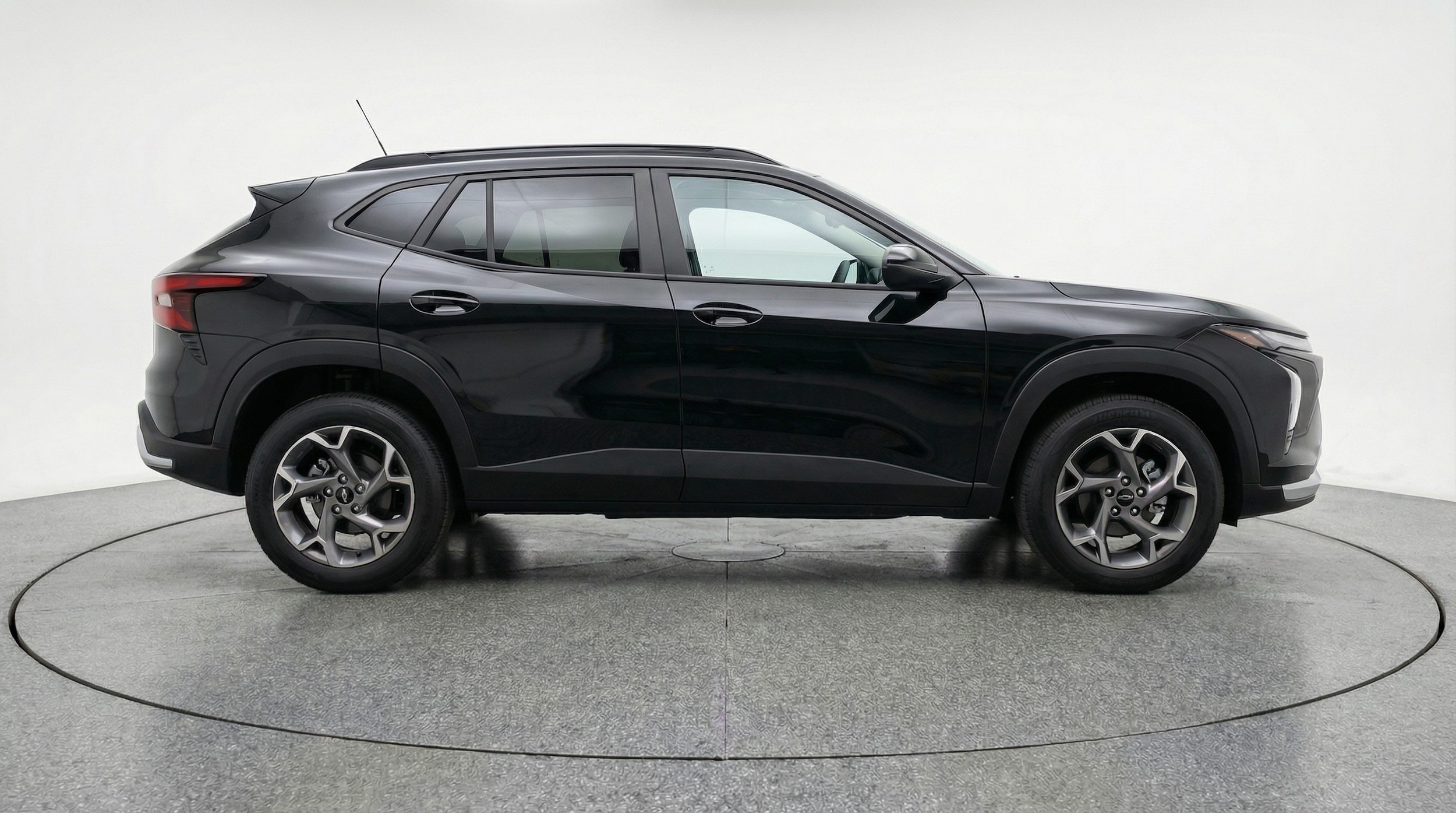 Thumbnail: 2025 Chevrolet Trax - 8