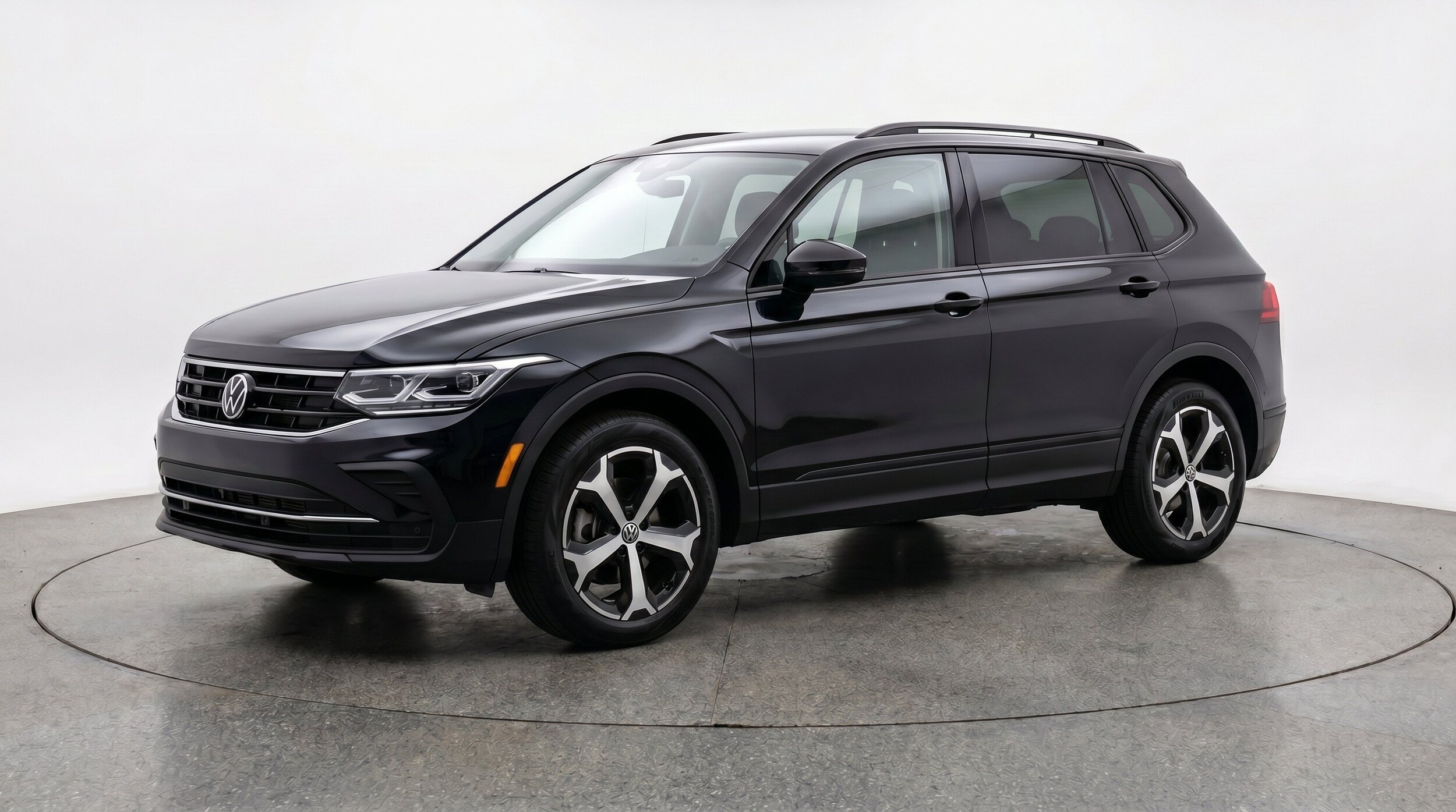 Thumbnail: 2026 Volkswagen Tiguan - 3