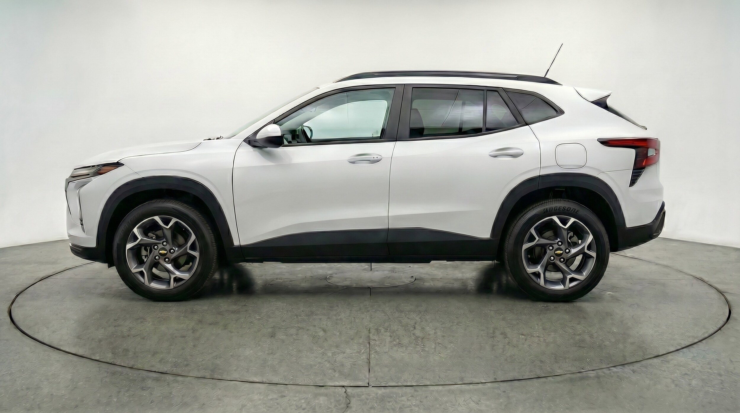 Thumbnail: 2025 Chevrolet Trax - 5