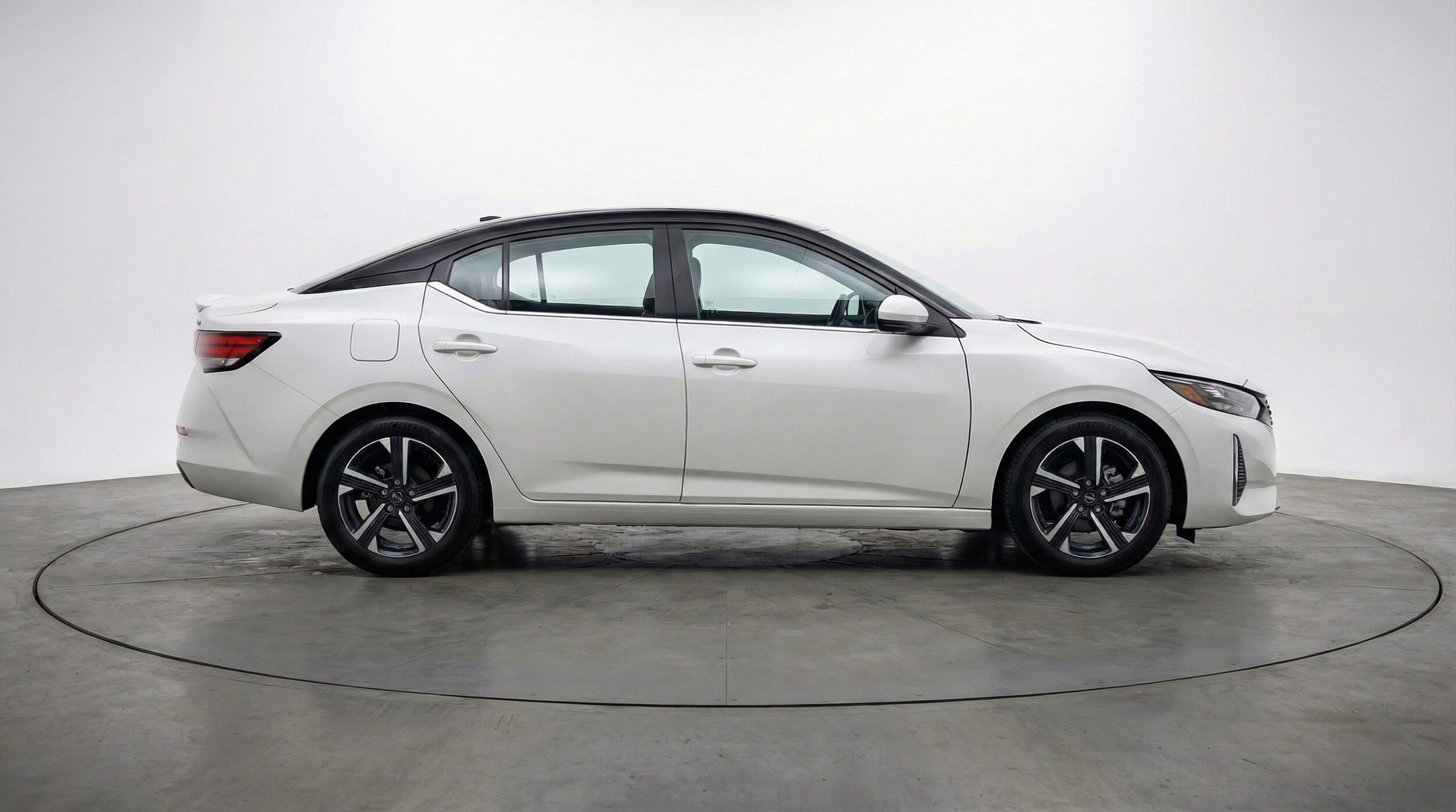 Thumbnail: 2025 Nissan Sentra - 11