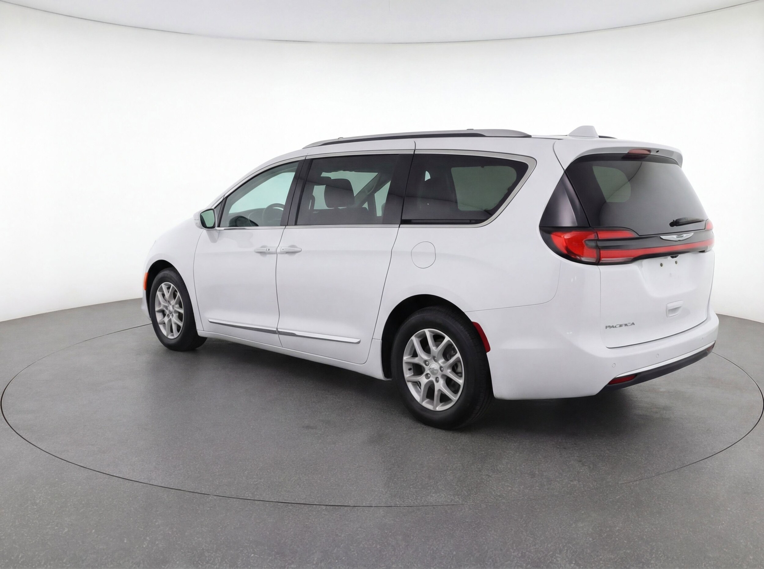 Thumbnail: 2024 Chrysler Pacifica - 6