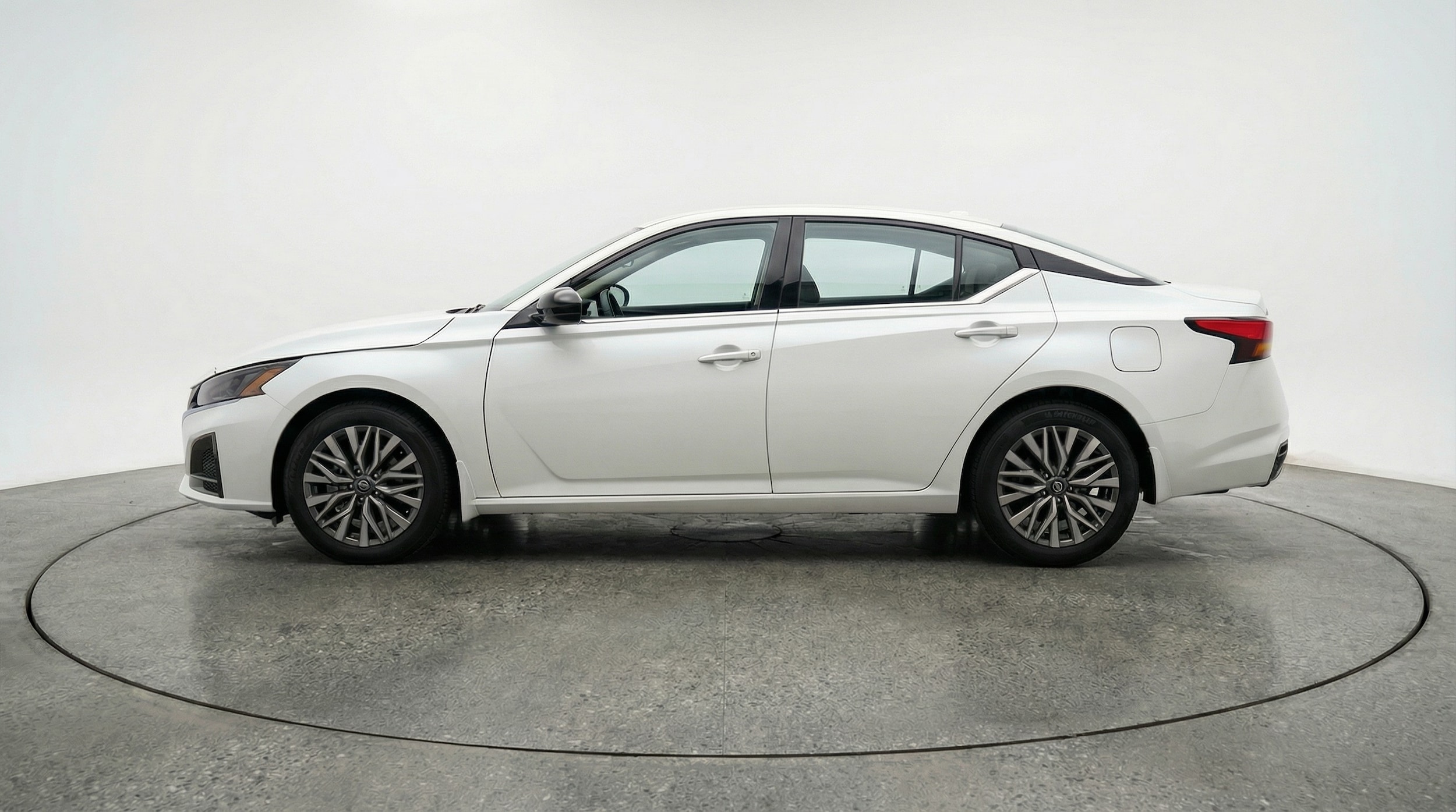 Thumbnail: 2025 Nissan Altima - 4