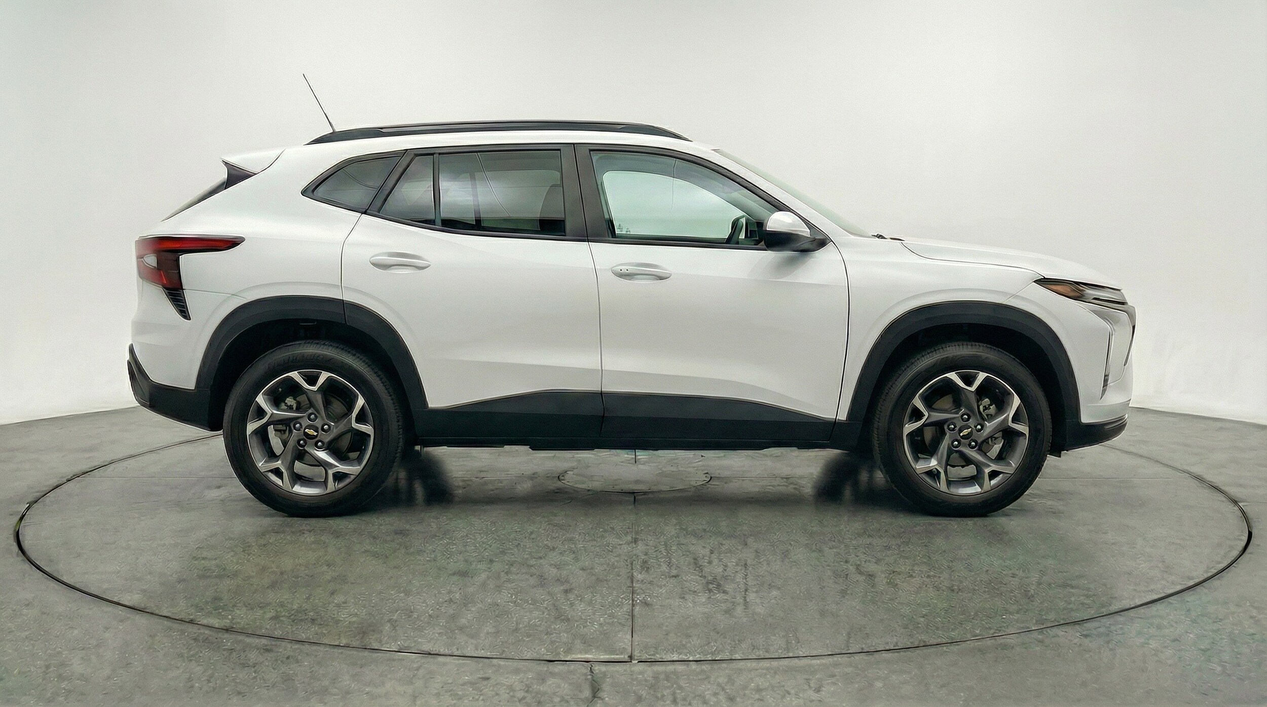 Thumbnail: 2025 Chevrolet Trax - 11