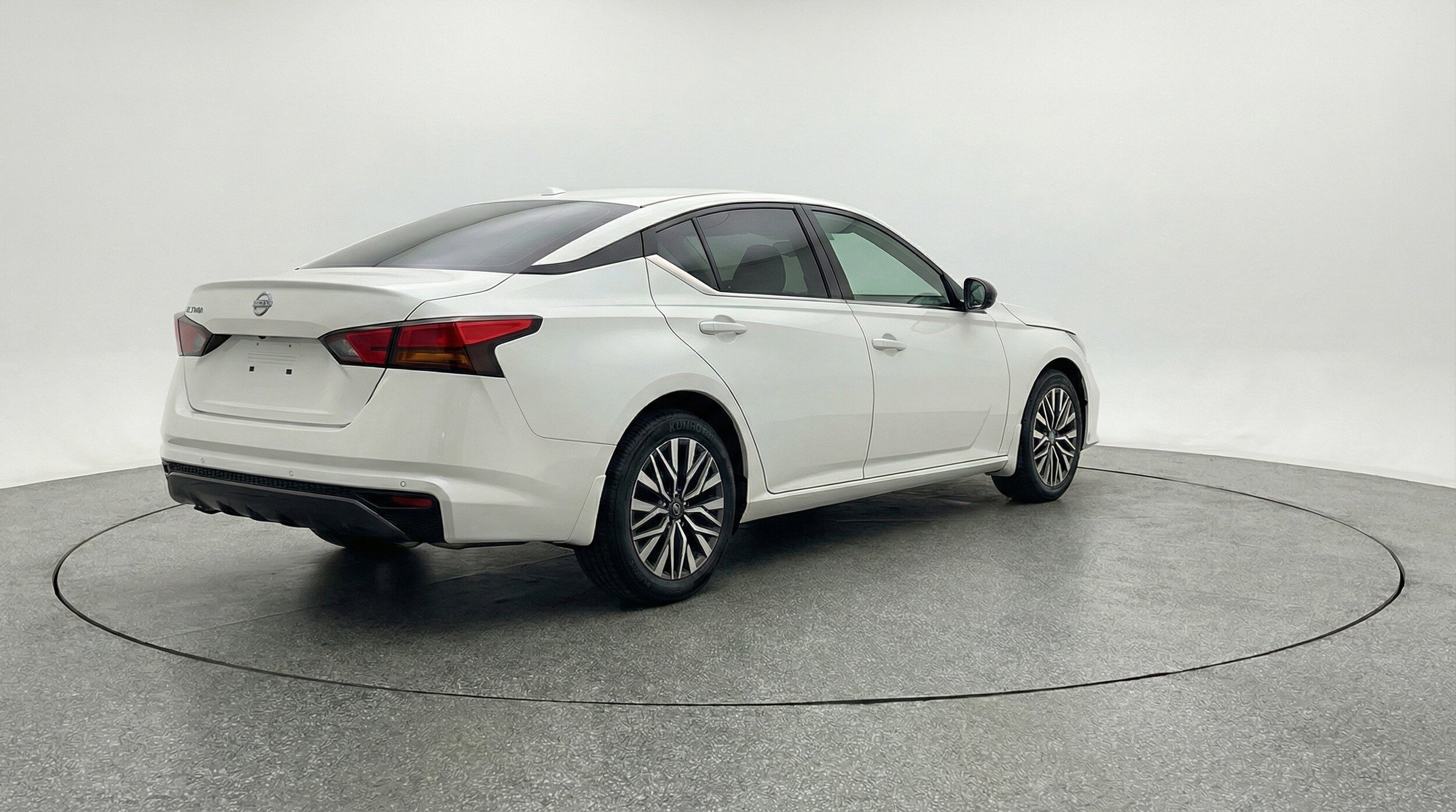 Thumbnail: 2025 Nissan Altima - 9