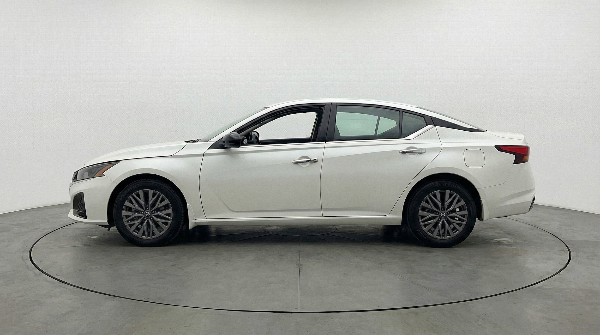 Thumbnail: 2025 Nissan Altima - 5