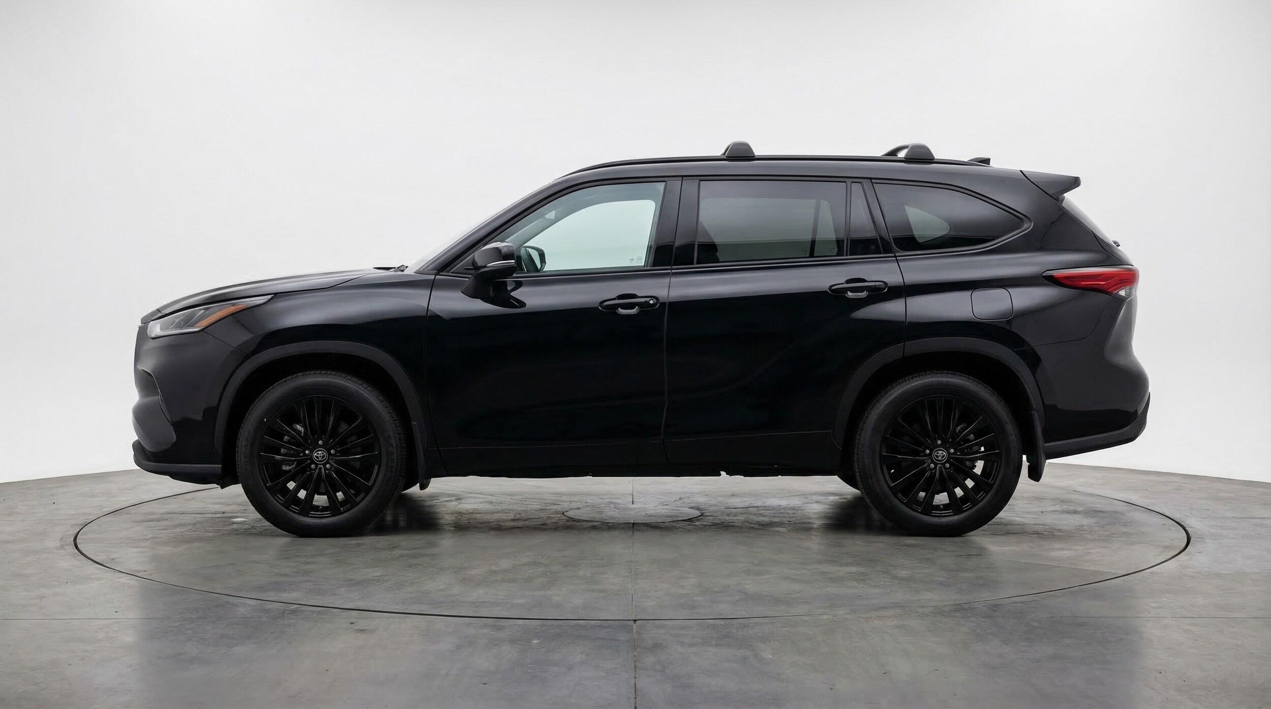 Thumbnail: 2025 Toyota Highlander - 4