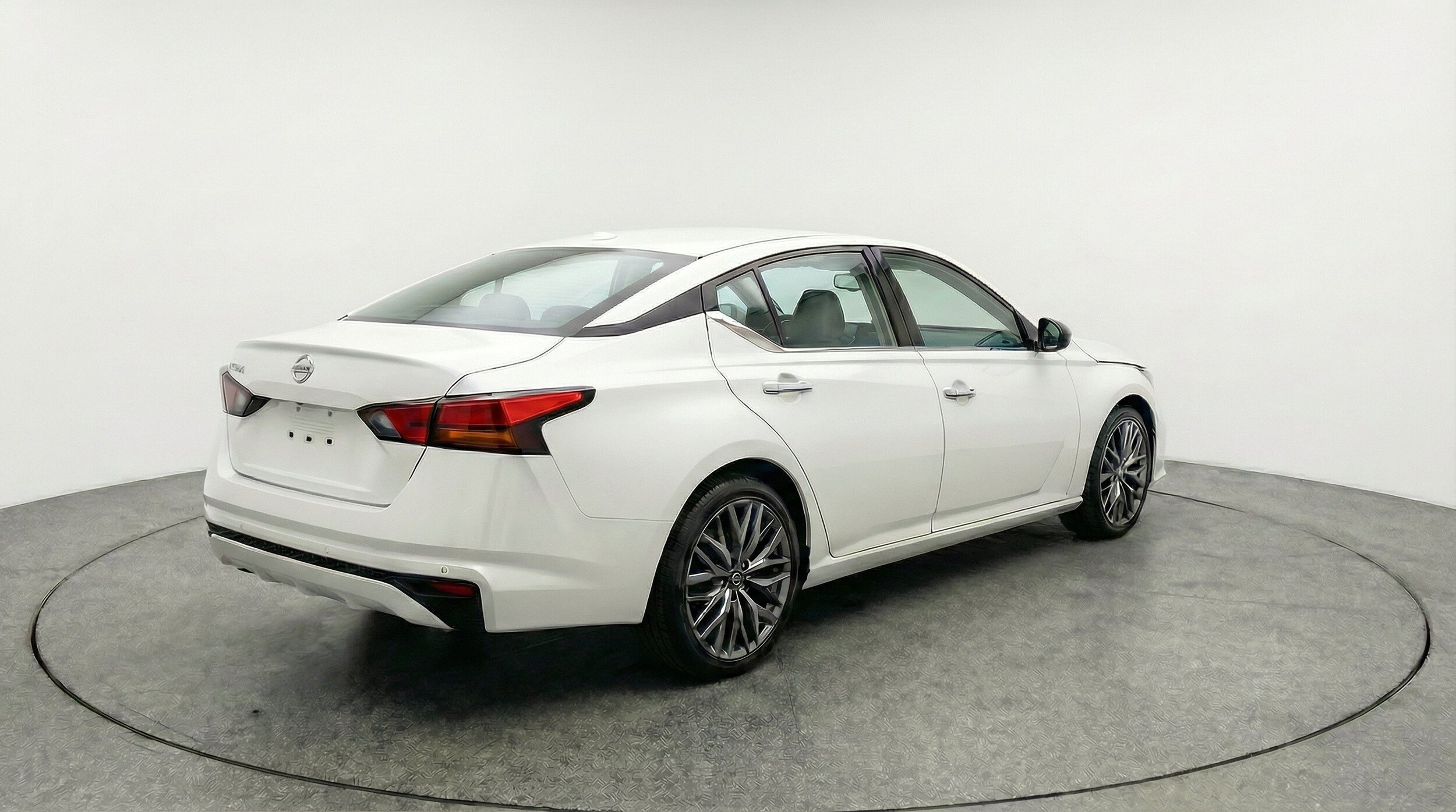 Thumbnail: 2025 Nissan Altima - 9