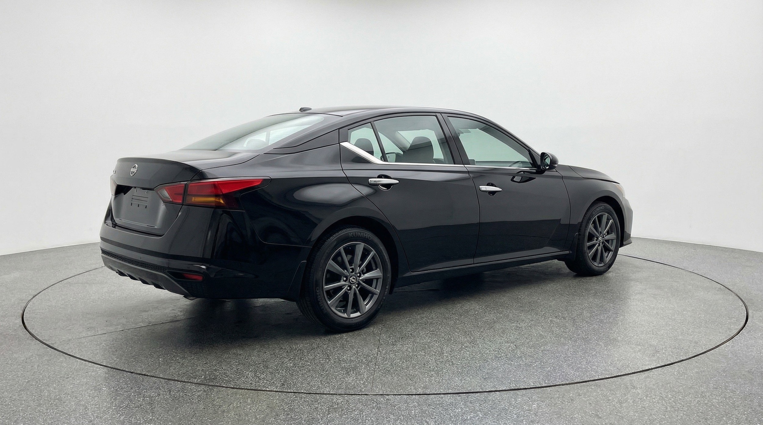 Thumbnail: 2025 Nissan Altima - 9