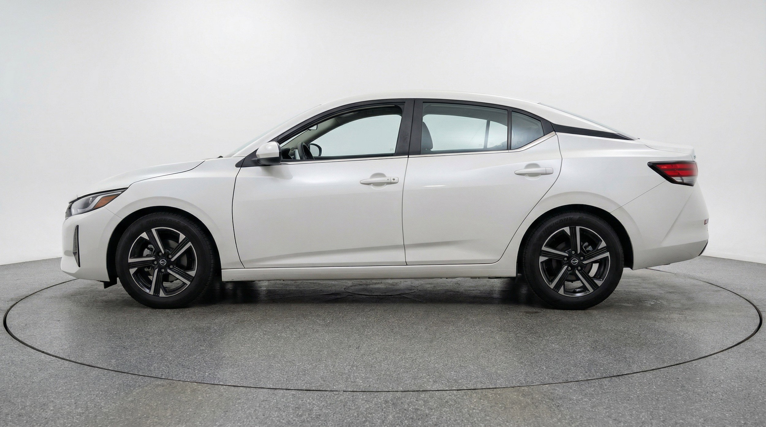 Thumbnail: 2025 Nissan Sentra - 5