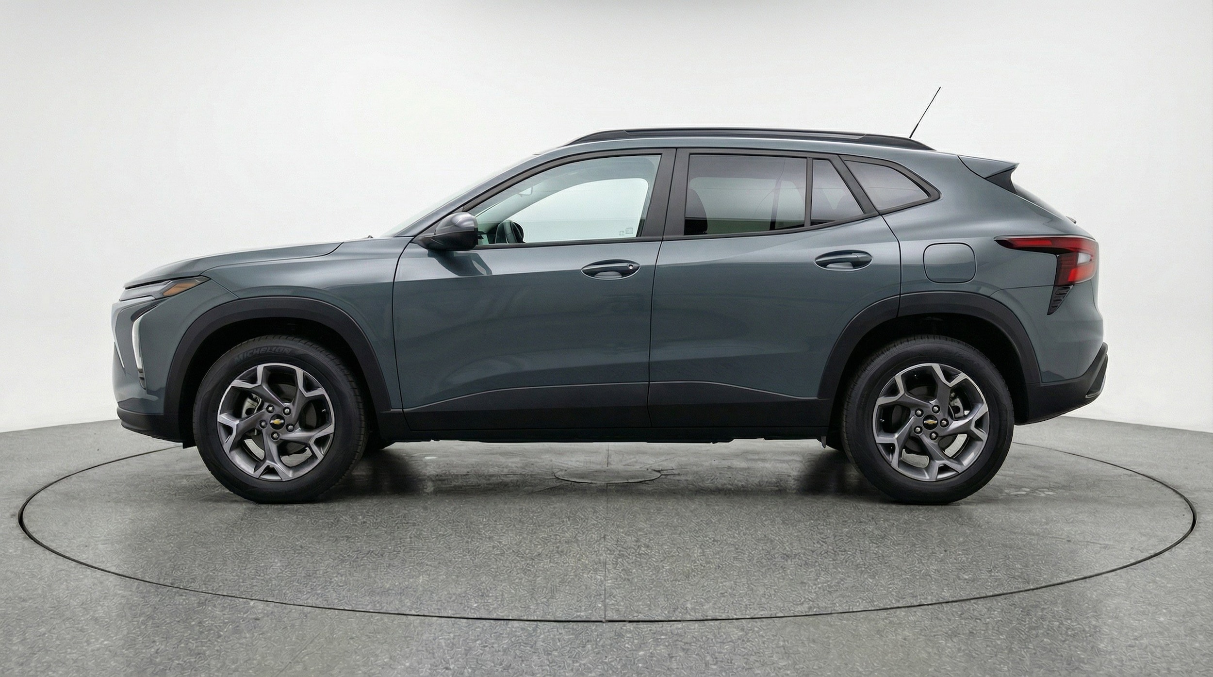 Thumbnail: 2025 Chevrolet Trax - 5