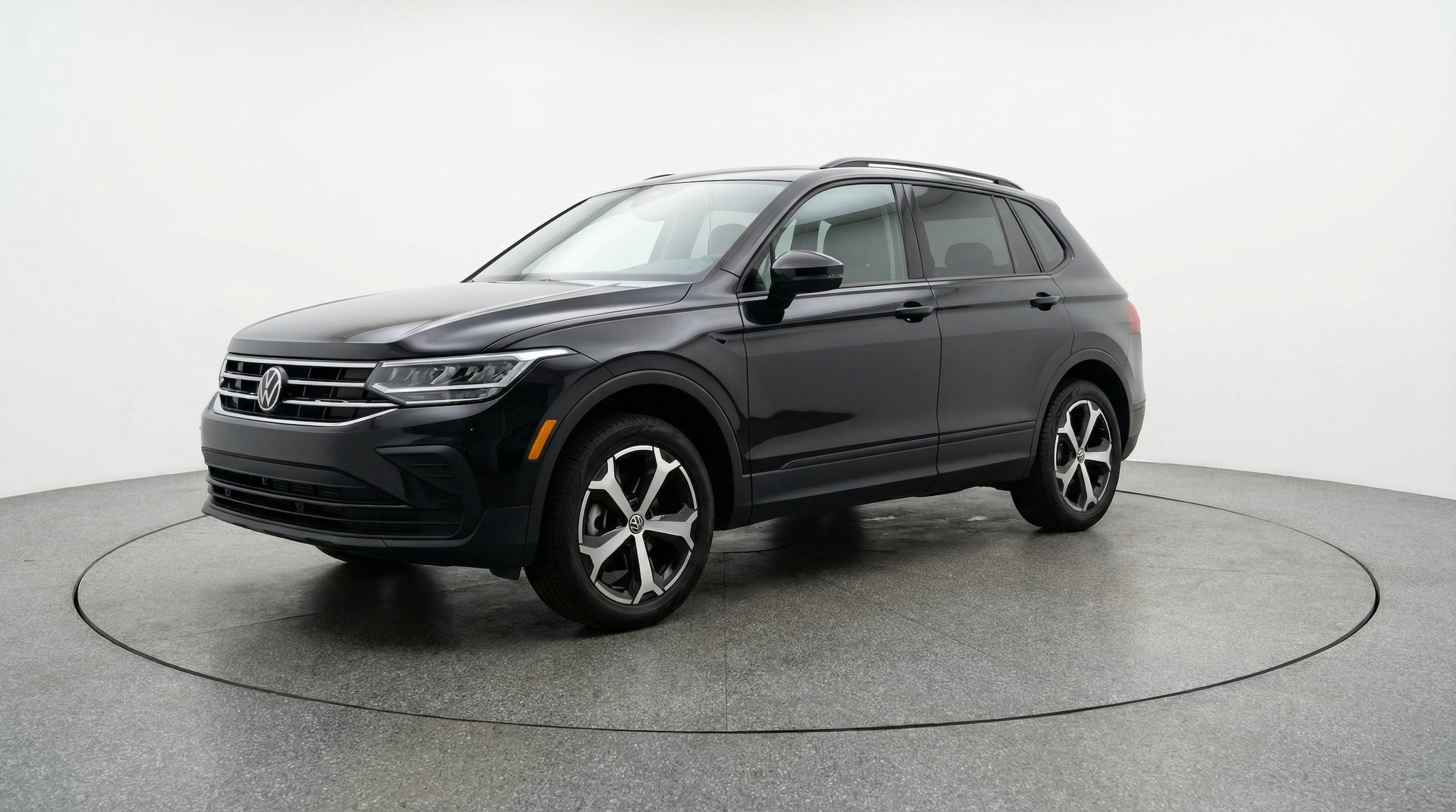 Thumbnail: 2026 Volkswagen Tiguan - 3
