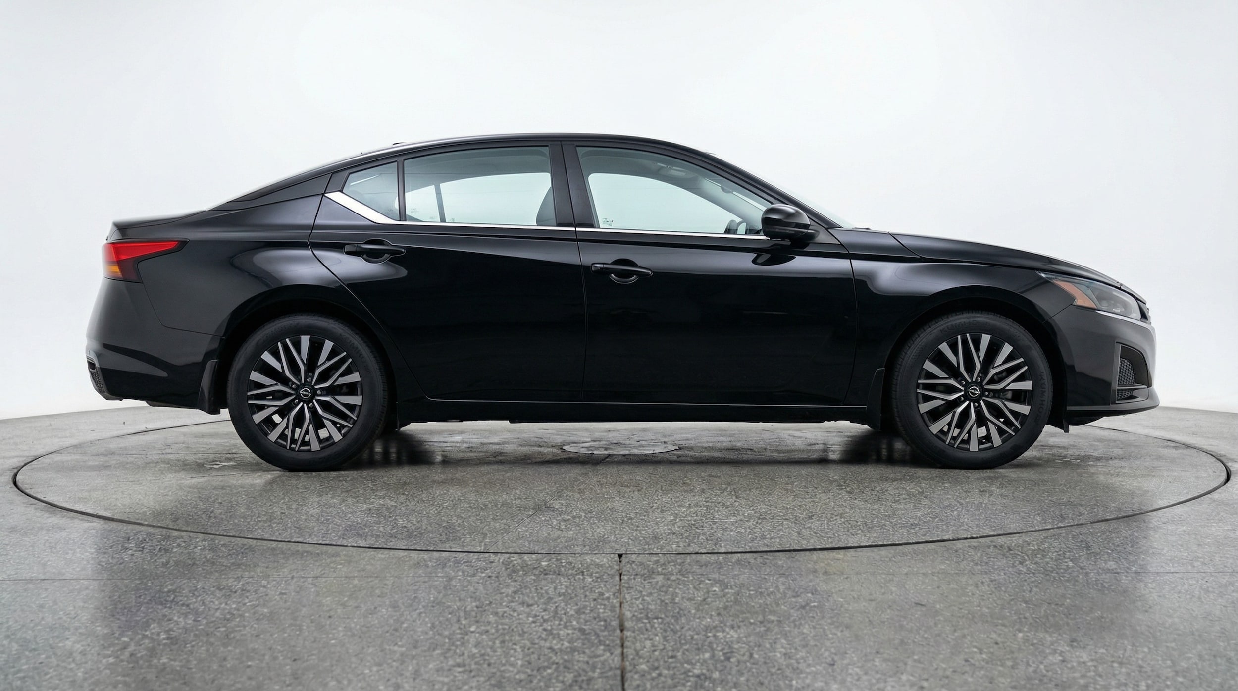 Thumbnail: 2025 Nissan Altima - 8