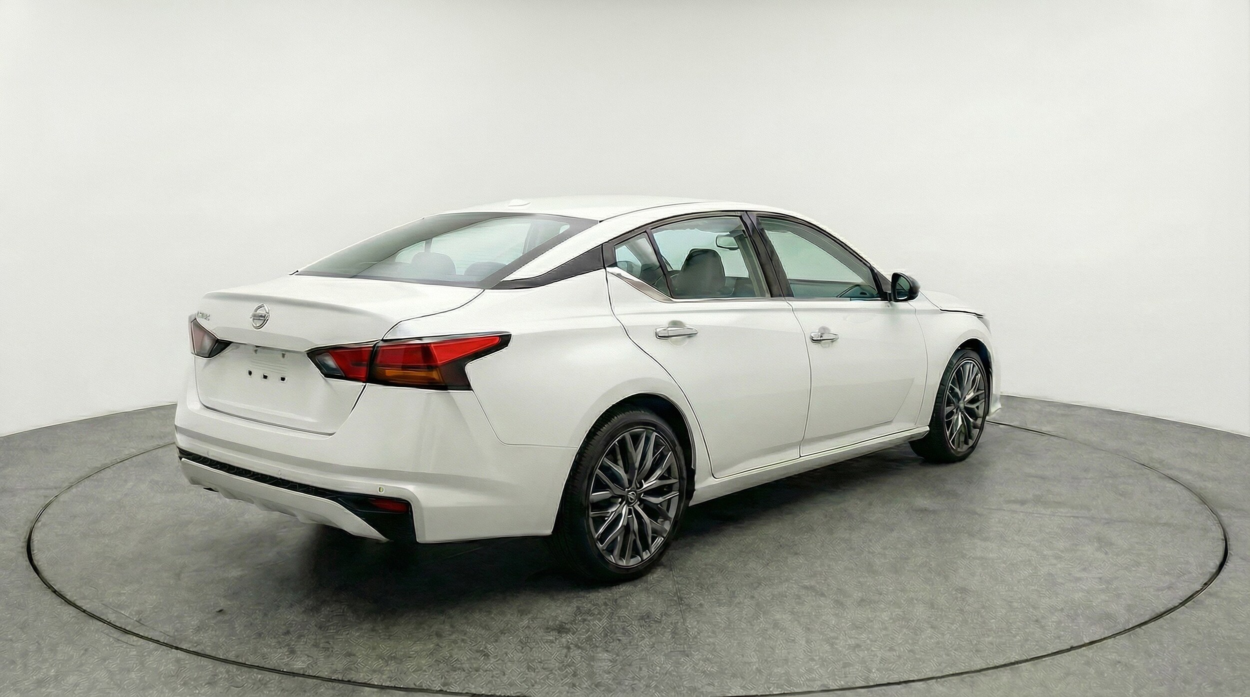 Thumbnail: 2025 Nissan Altima - 9