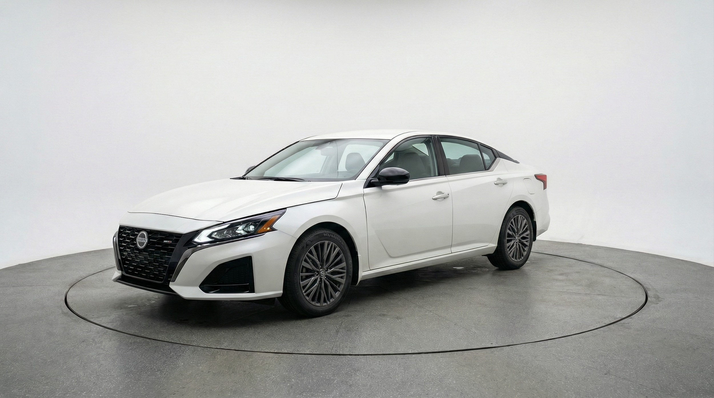 Thumbnail: 2025 Nissan Altima - 3