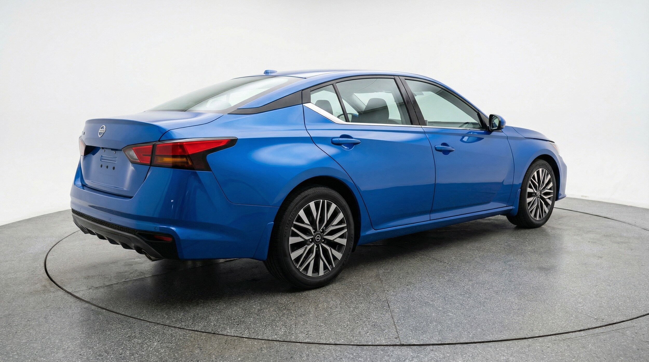 Thumbnail: 2025 Nissan Altima - 9