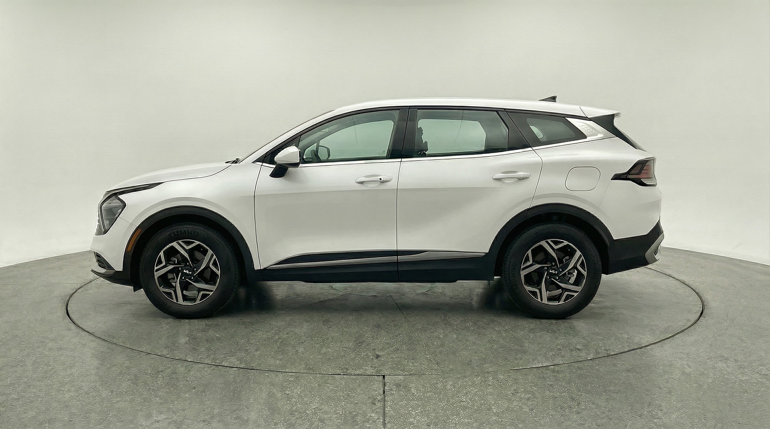 Thumbnail: 2025 Kia Sportage - 4