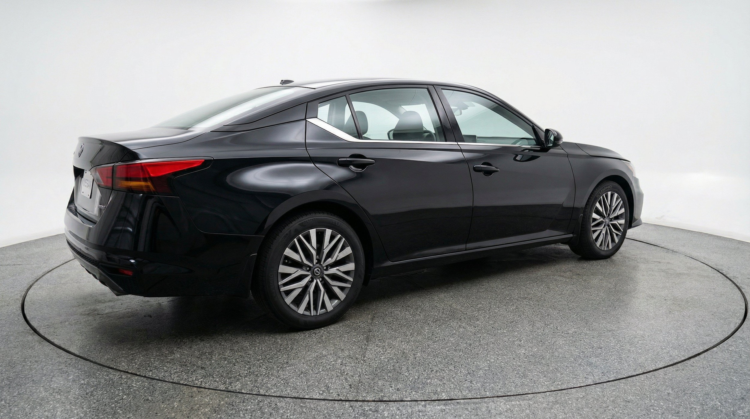 Thumbnail: 2025 Nissan Altima - 9