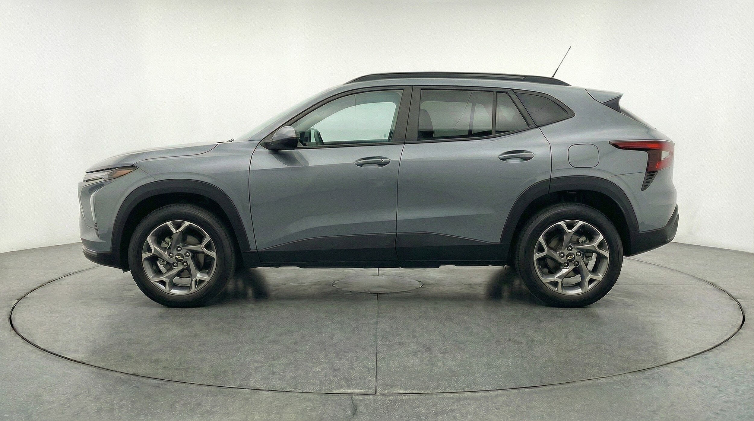 Thumbnail: 2025 Chevrolet Trax - 5