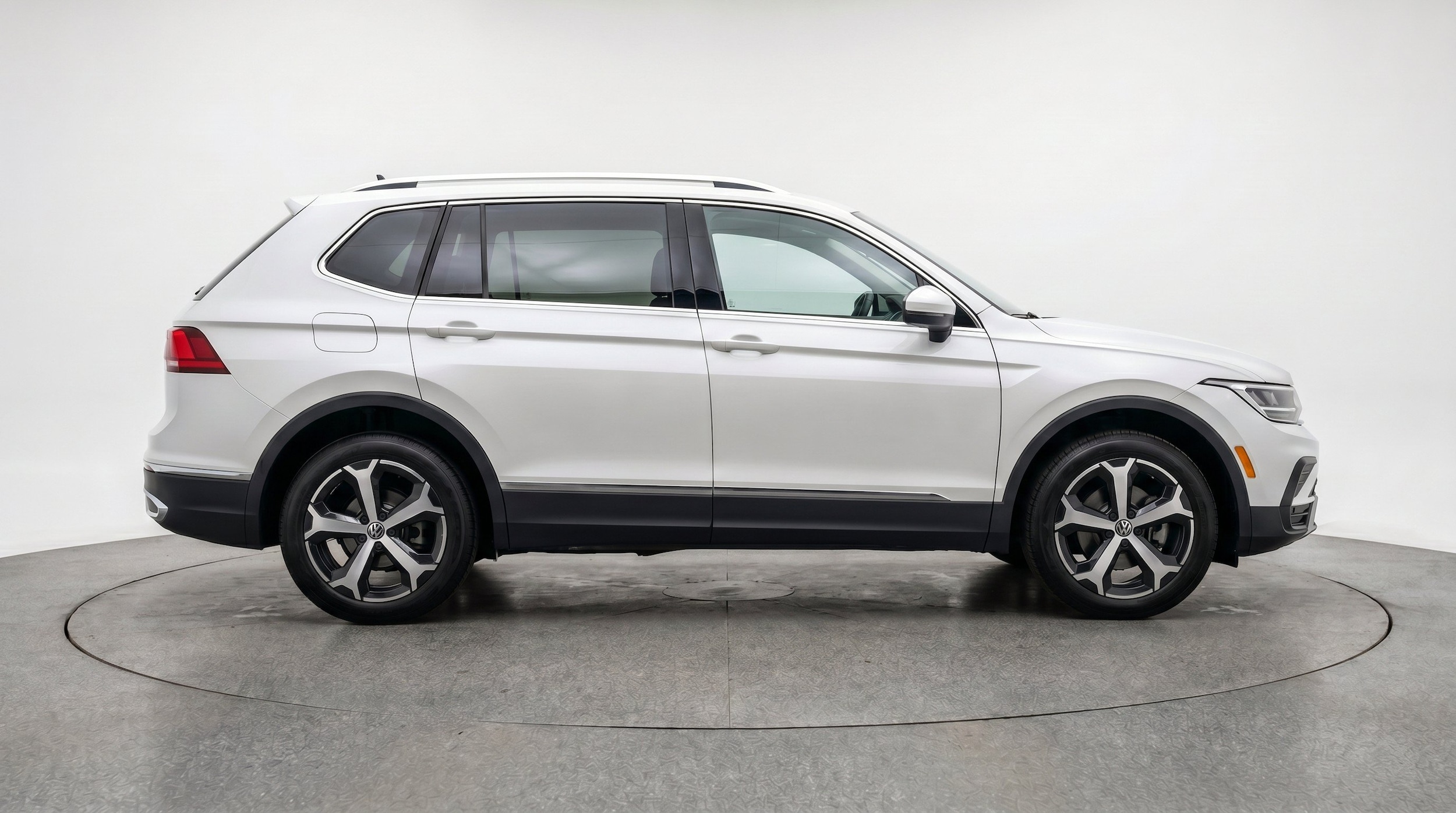 Thumbnail: 2026 Volkswagen Tiguan - 11
