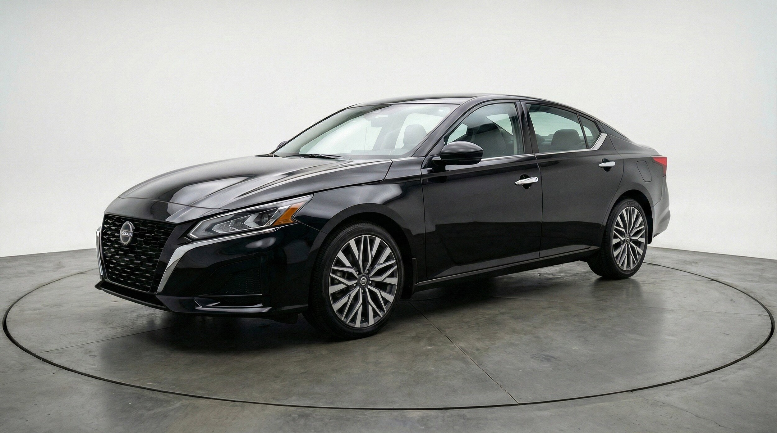 Thumbnail: 2025 Nissan Altima - 3