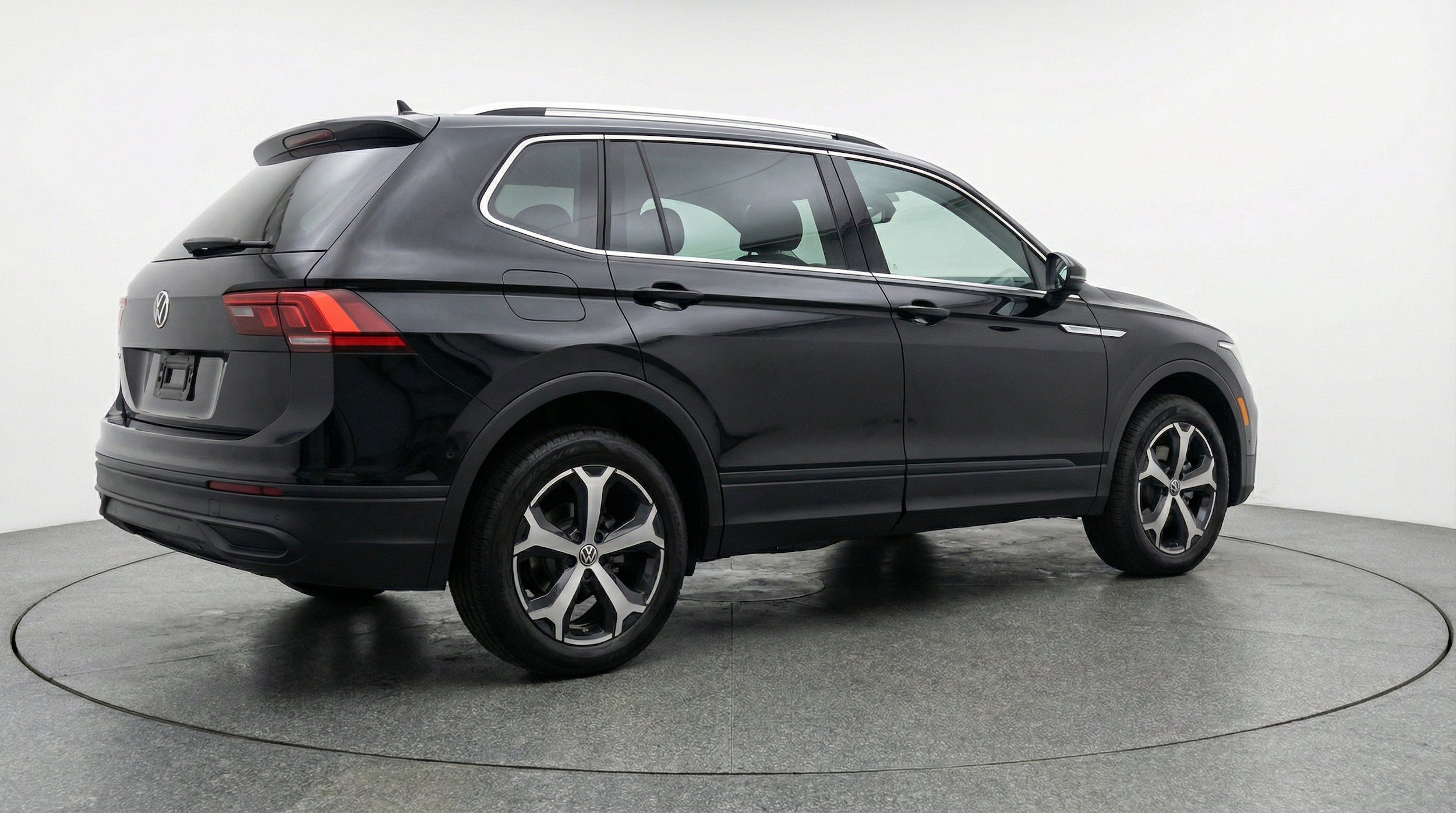 Thumbnail: 2026 Volkswagen Tiguan - 9