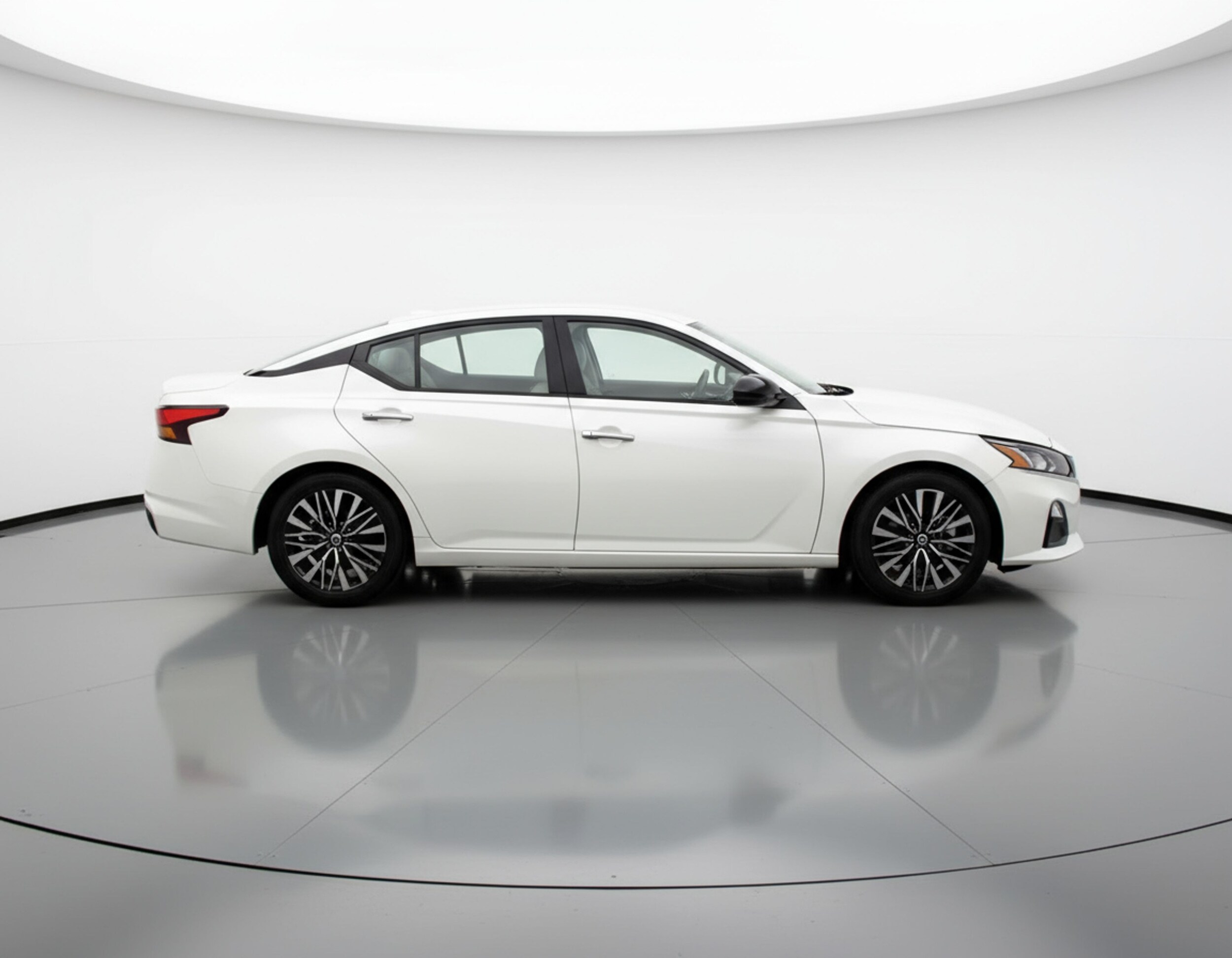 Thumbnail: 2025 Nissan Altima - 8