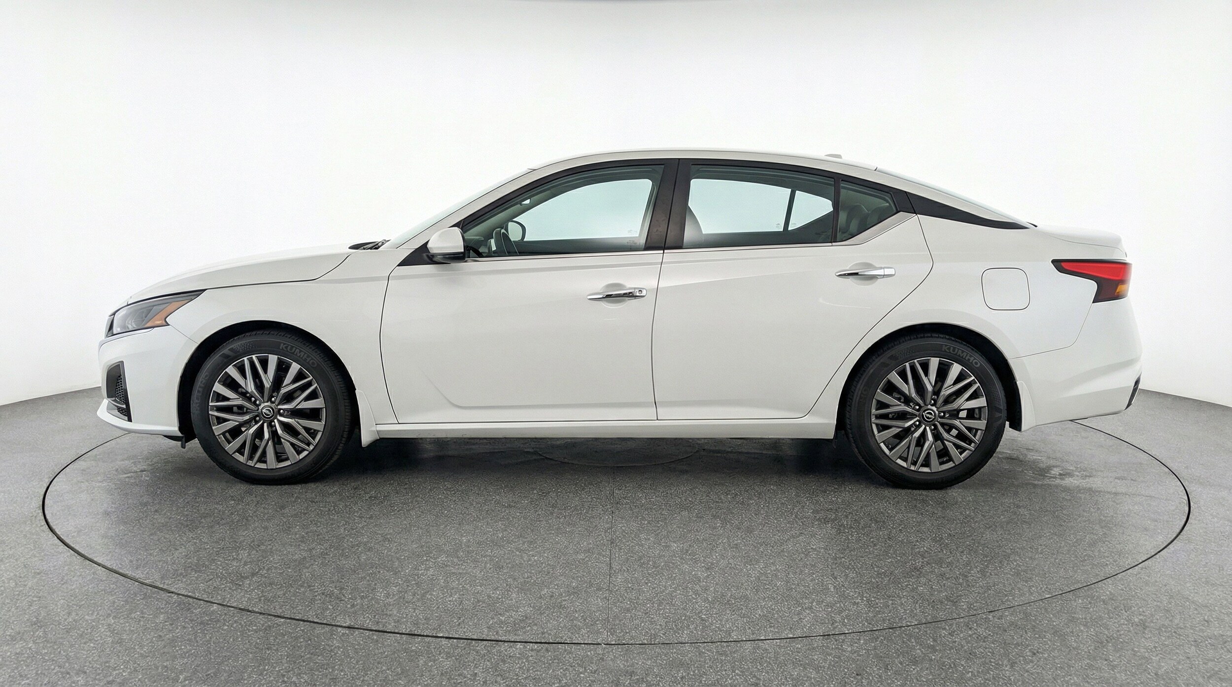 Thumbnail: 2025 Nissan Altima - 5