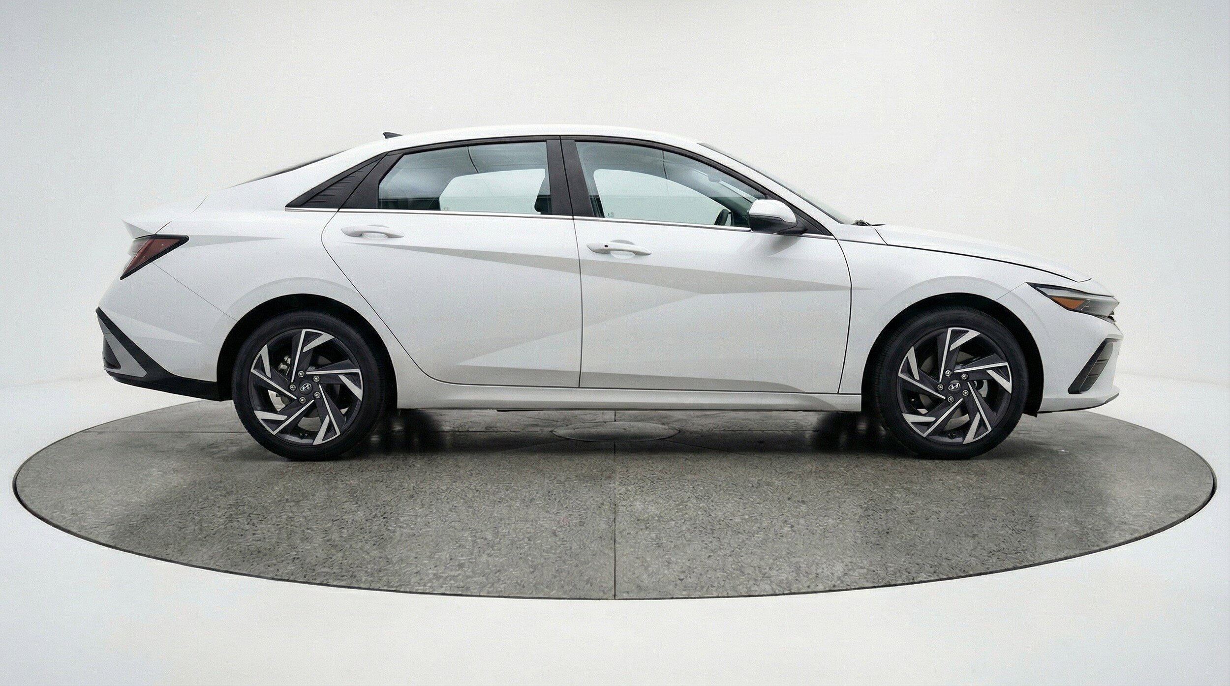 Thumbnail: 2025 Hyundai Elantra - 11