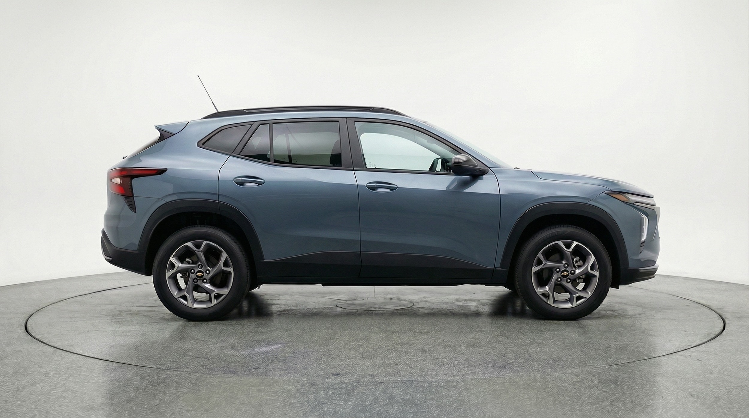 Thumbnail: 2025 Chevrolet Trax - 8