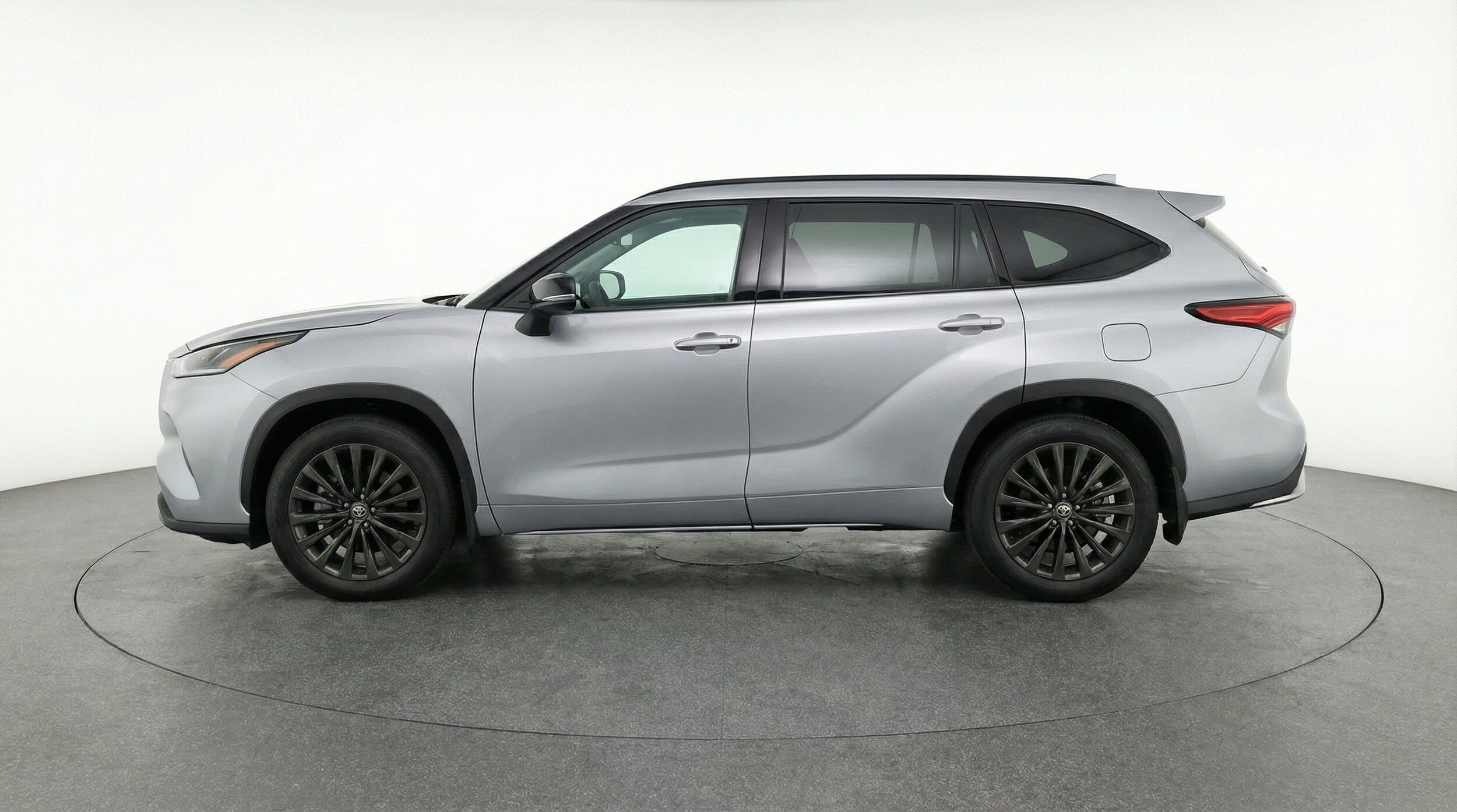 Thumbnail: 2025 Toyota Highlander - 5
