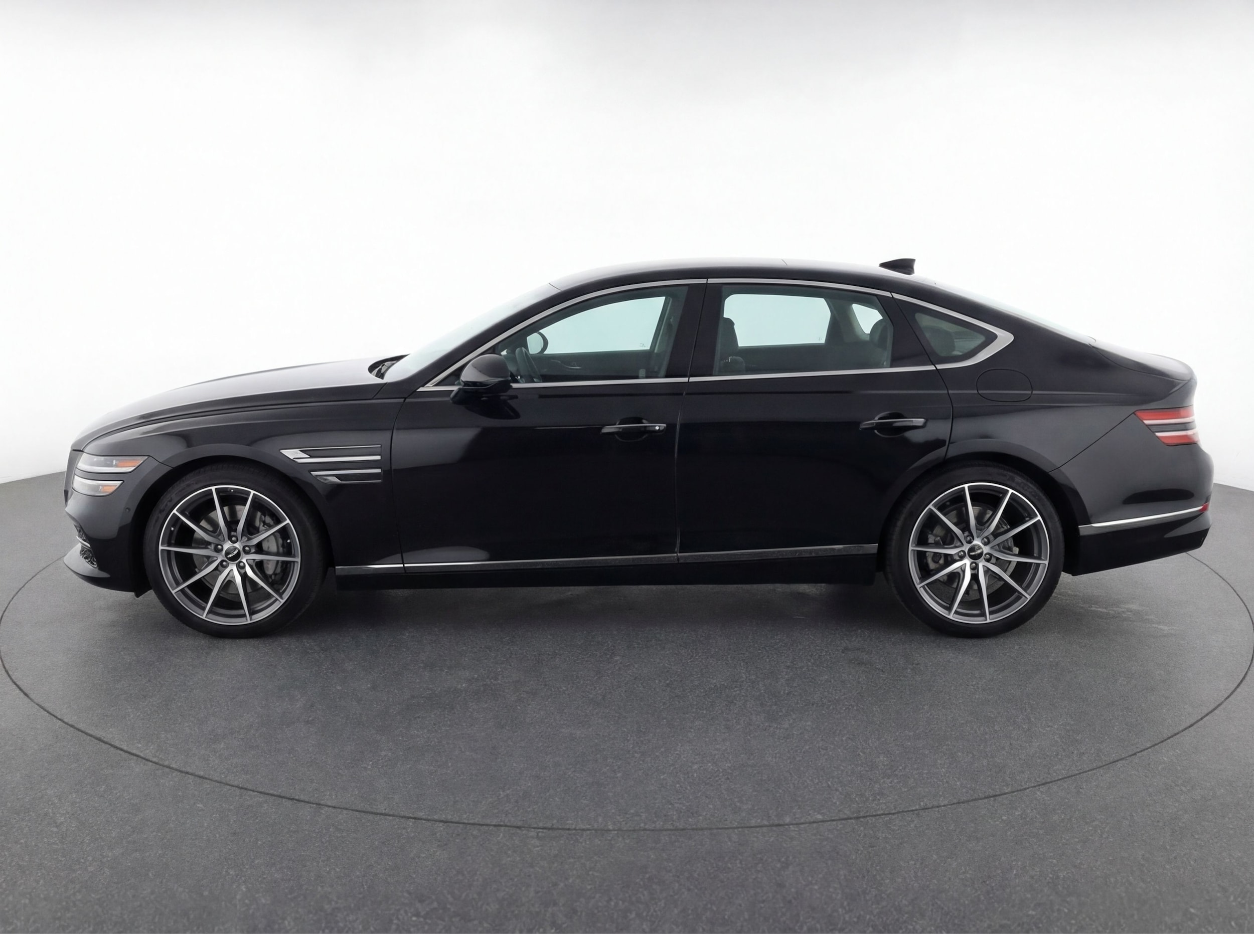 Thumbnail: 2025 Genesis G70 - 4