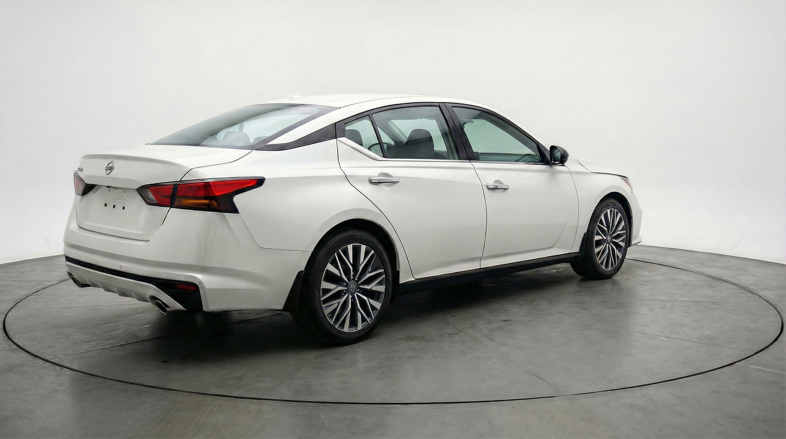 Thumbnail: 2025 Nissan Altima - 9