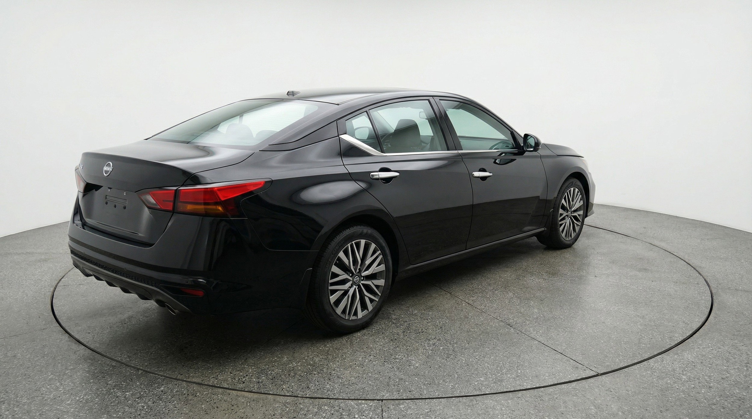 Thumbnail: 2025 Nissan Altima - 9