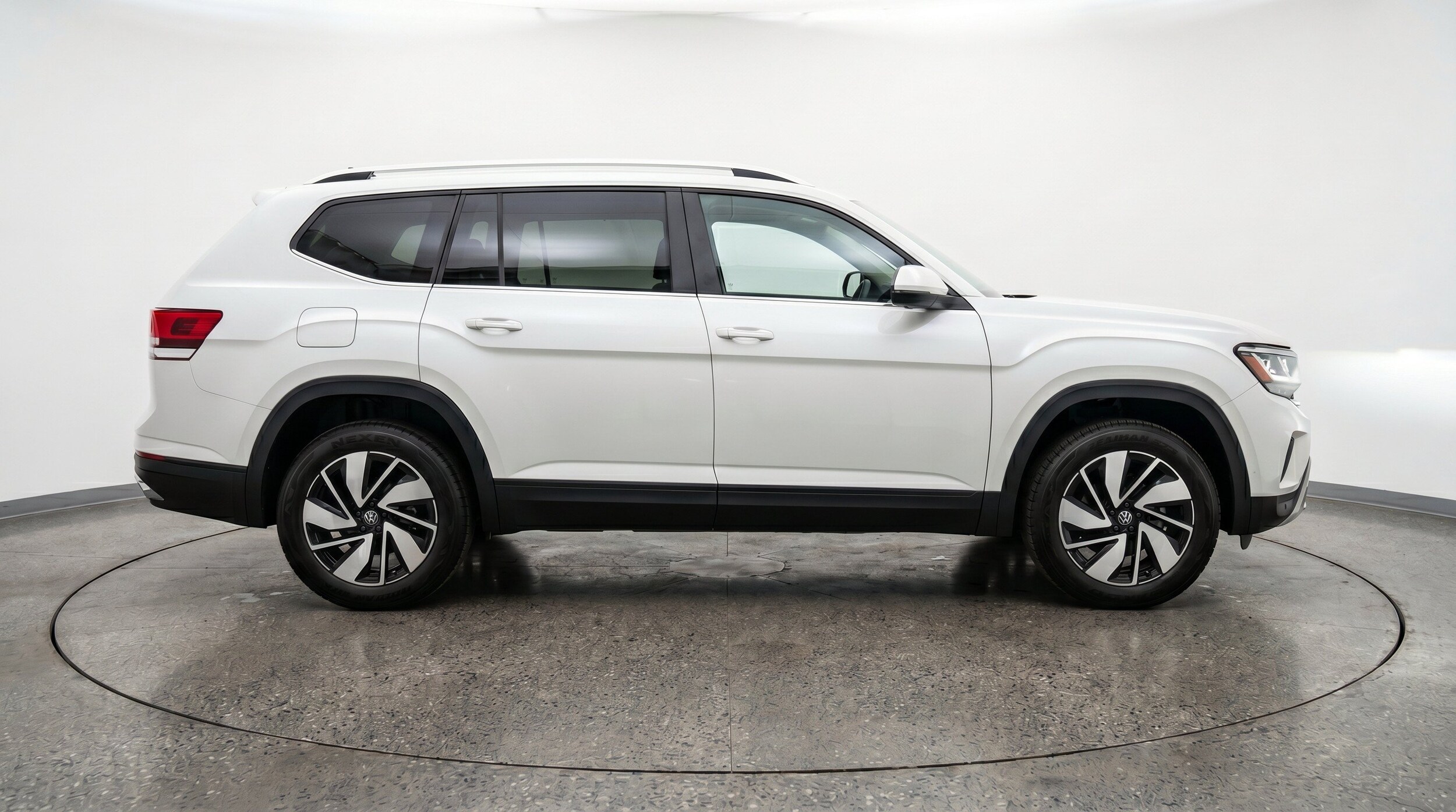 Thumbnail: 2026 Volkswagen Atlas - 10