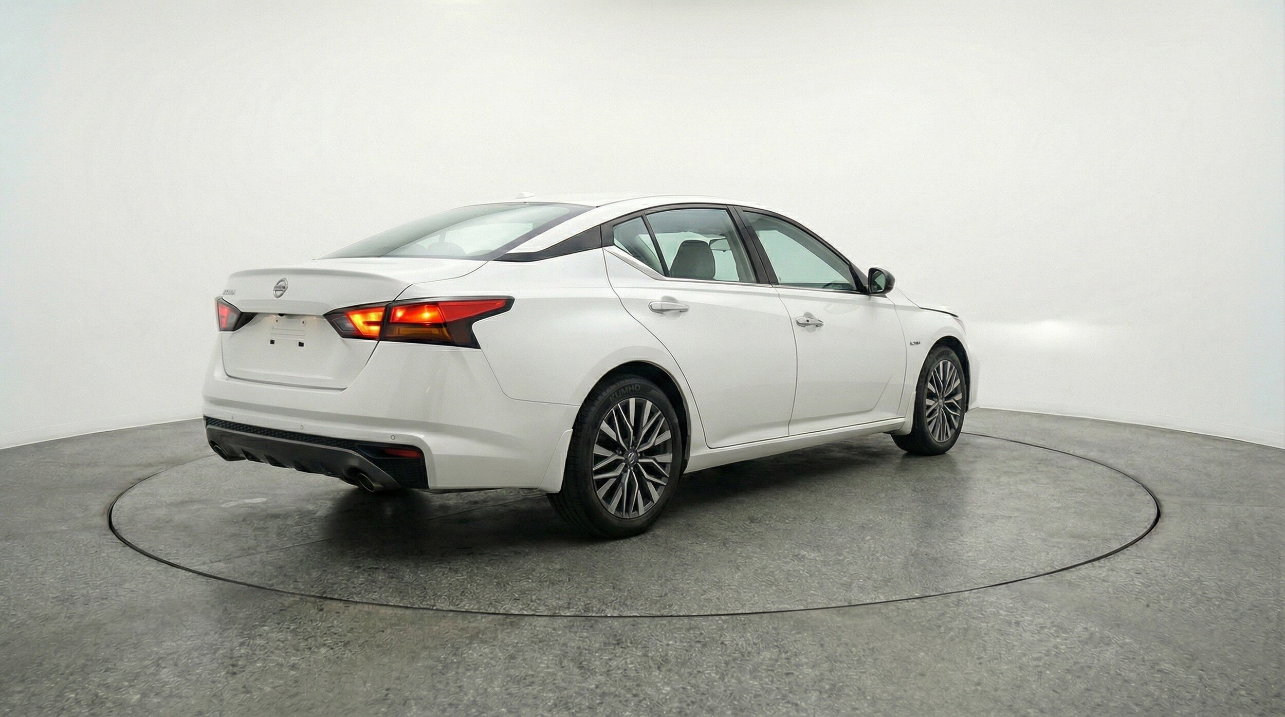 Thumbnail: 2025 Nissan Altima - 9