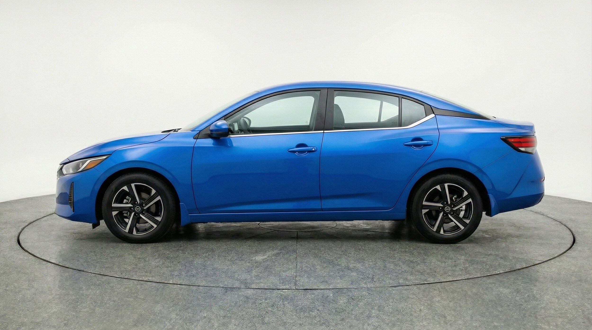 Thumbnail: 2025 Nissan Sentra - 5