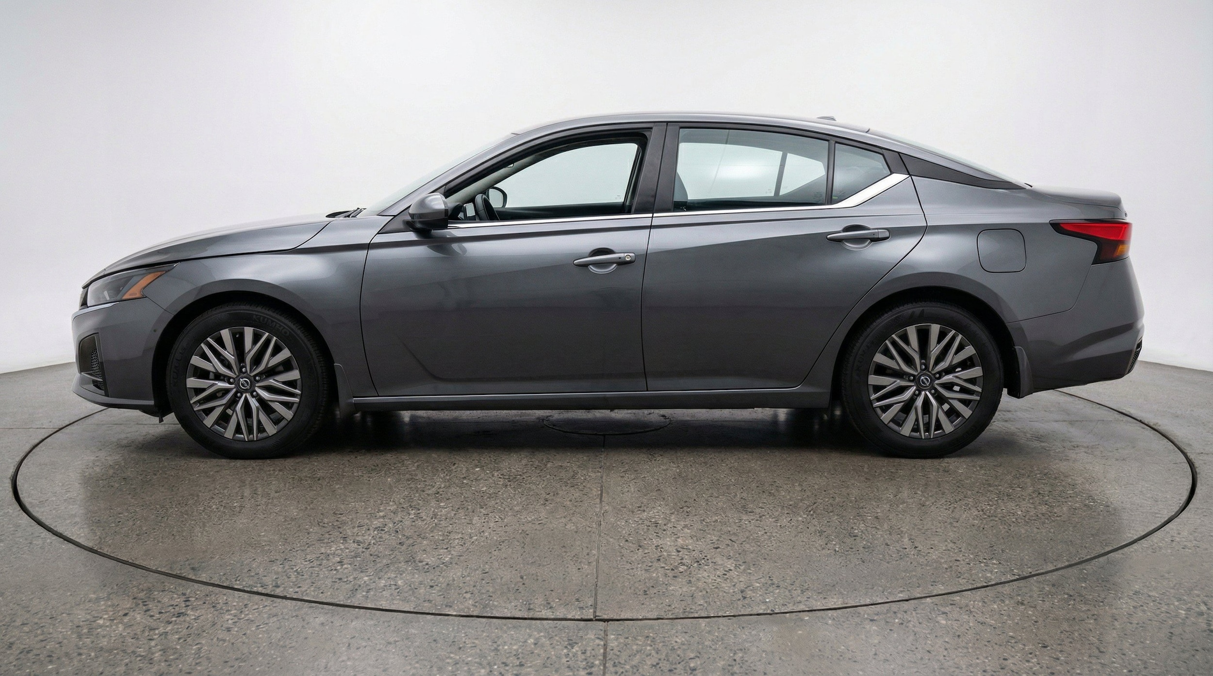 Thumbnail: 2025 Nissan Altima - 5