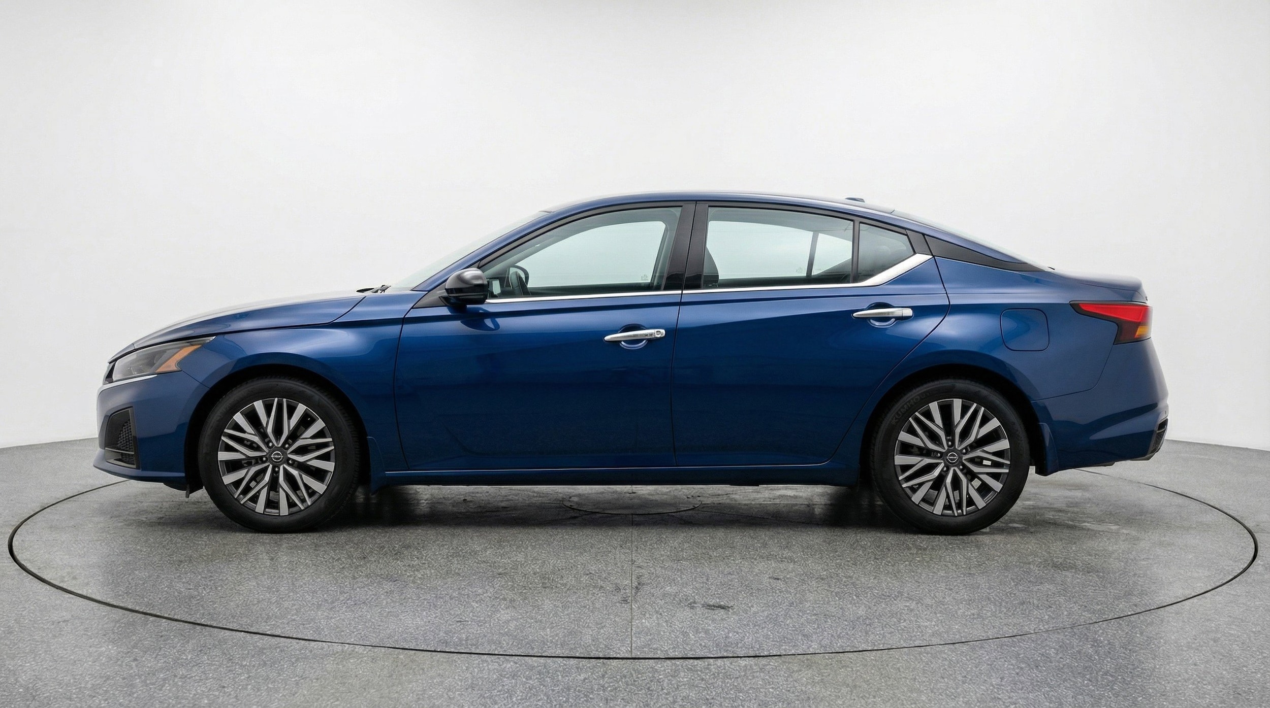 Thumbnail: 2025 Nissan Altima - 5