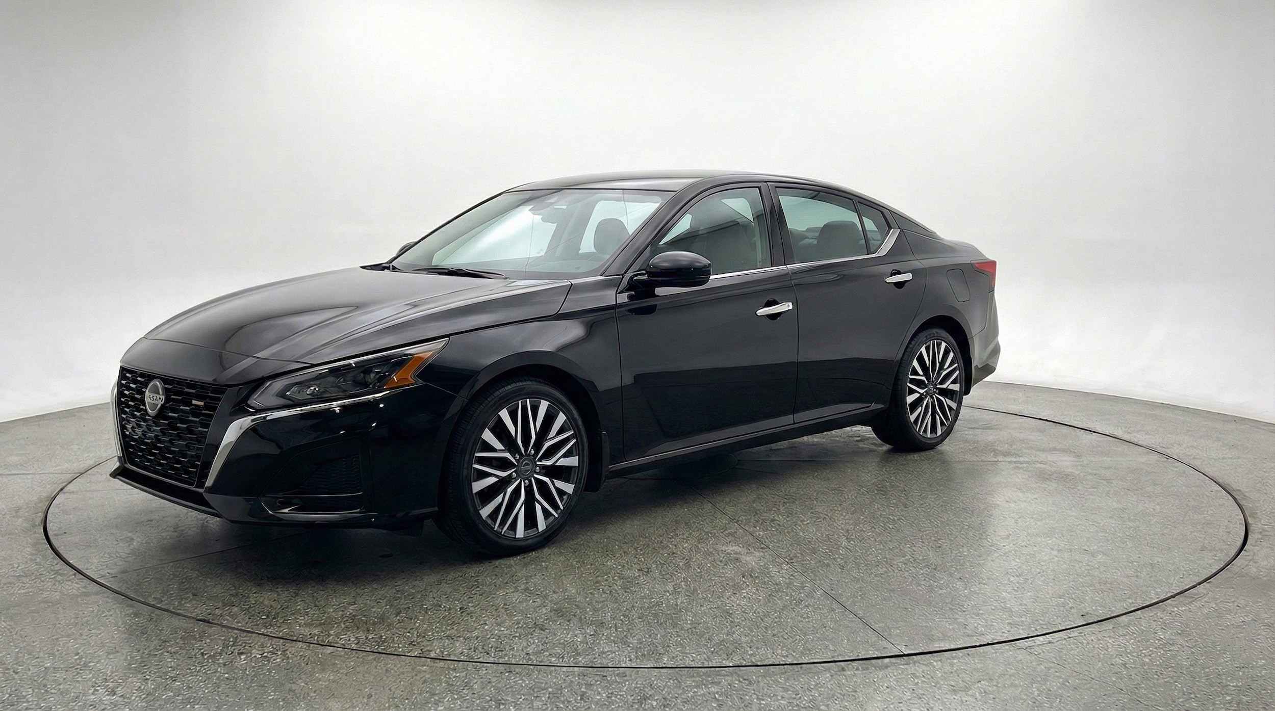 Thumbnail: 2025 Nissan Altima - 3