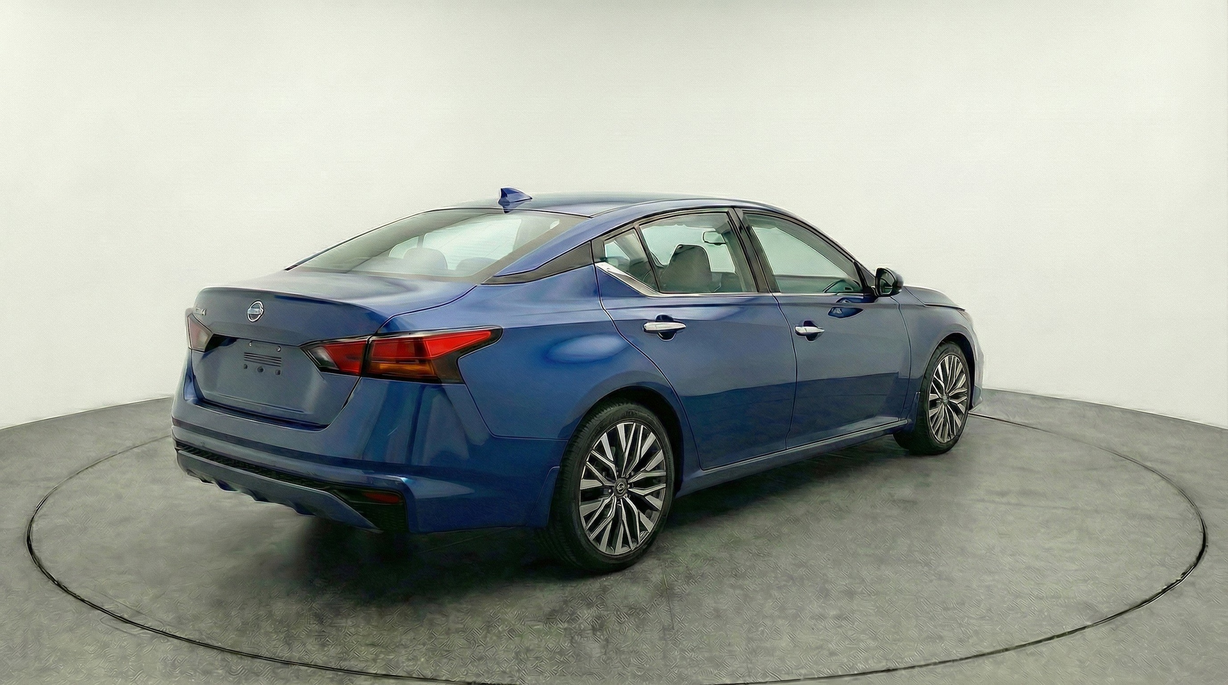 Thumbnail: 2025 Nissan Altima - 9