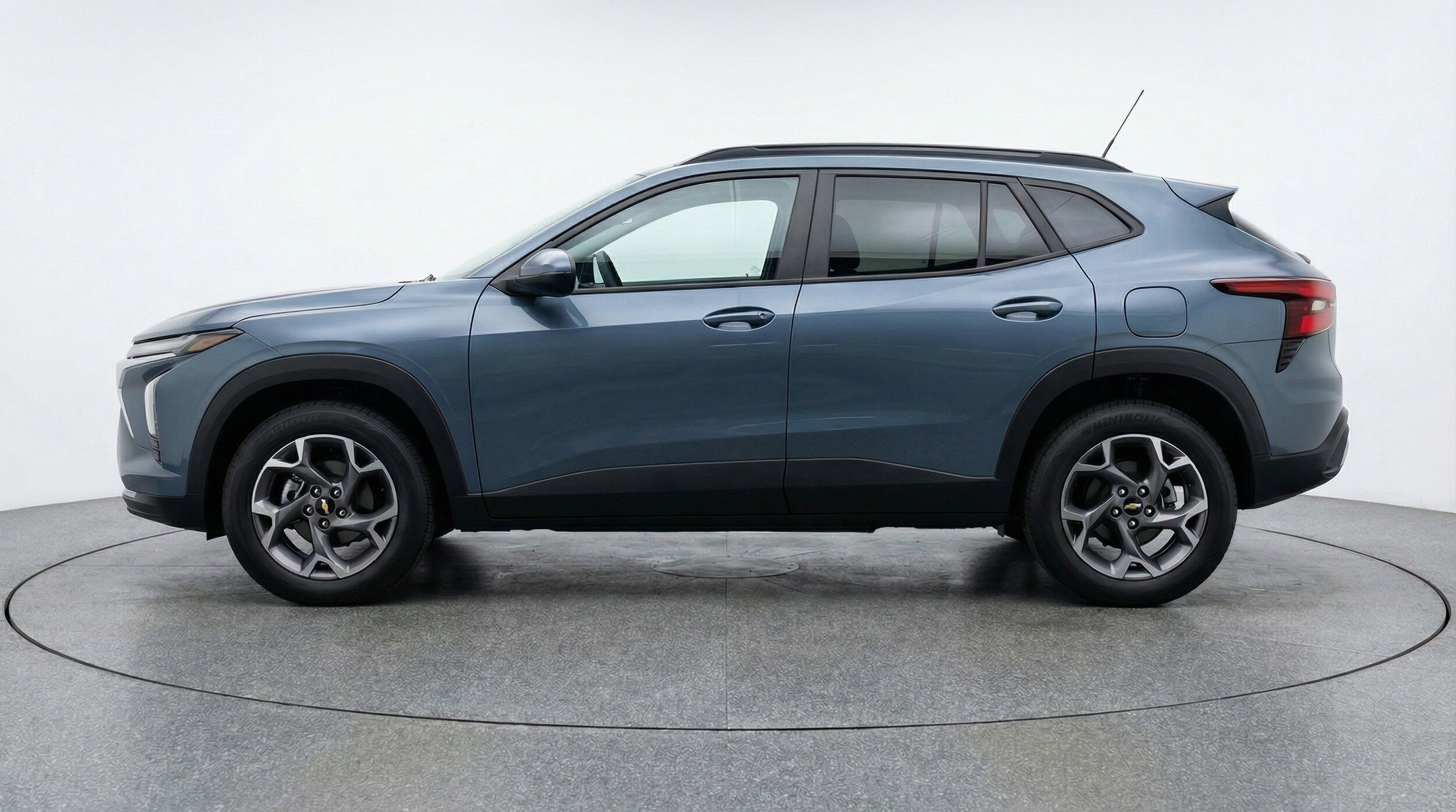 Thumbnail: 2025 Chevrolet Trax - 5