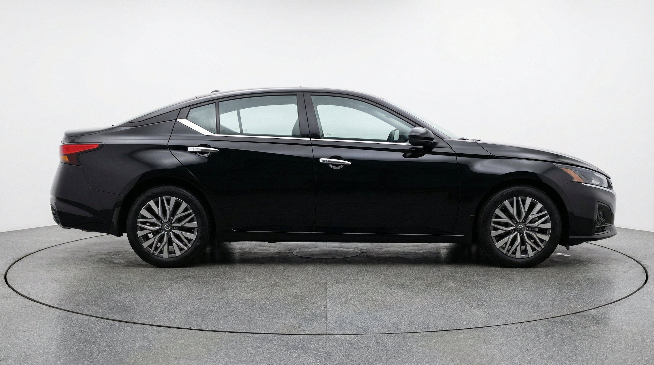 Thumbnail: 2025 Nissan Altima - 10