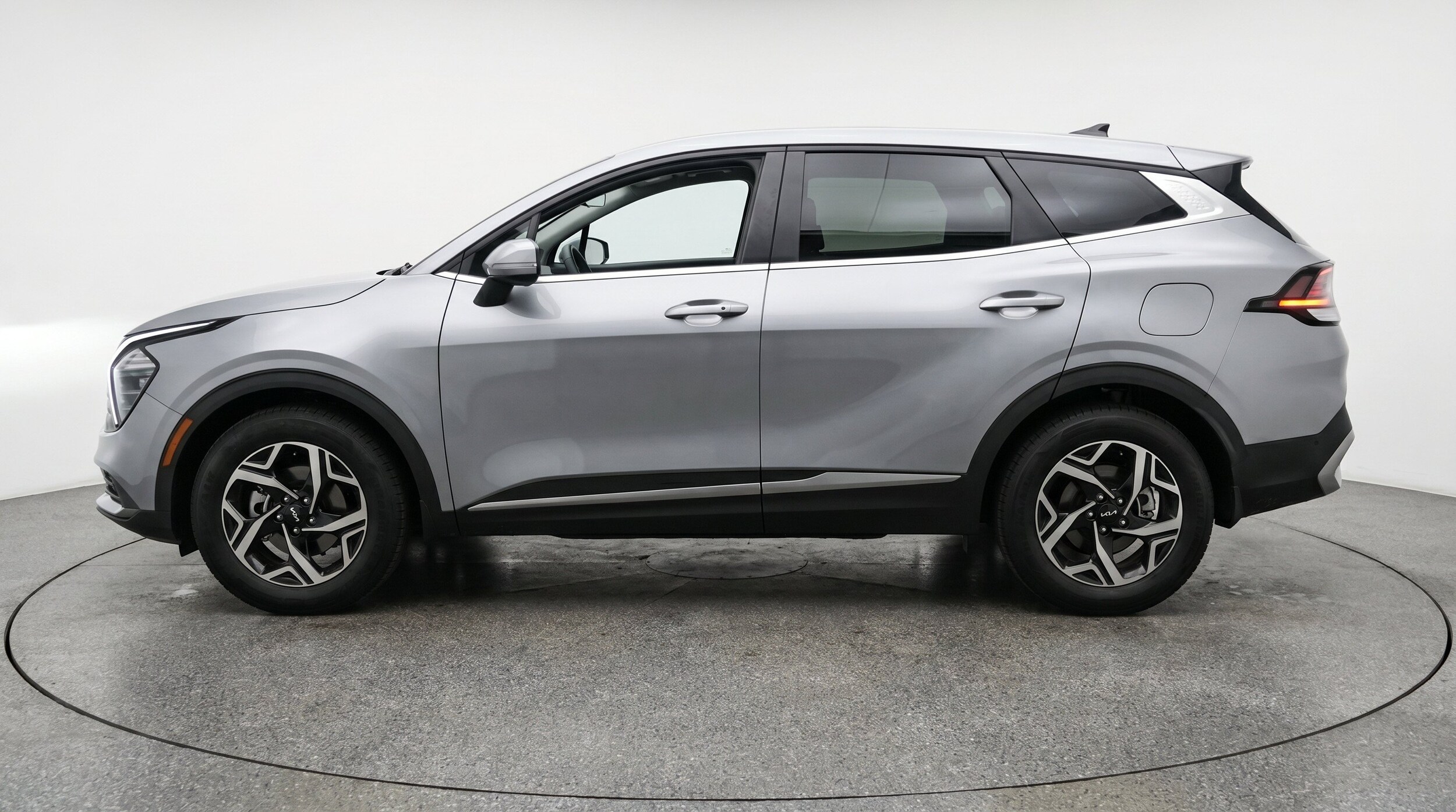 Thumbnail: 2025 Kia Sportage - 5