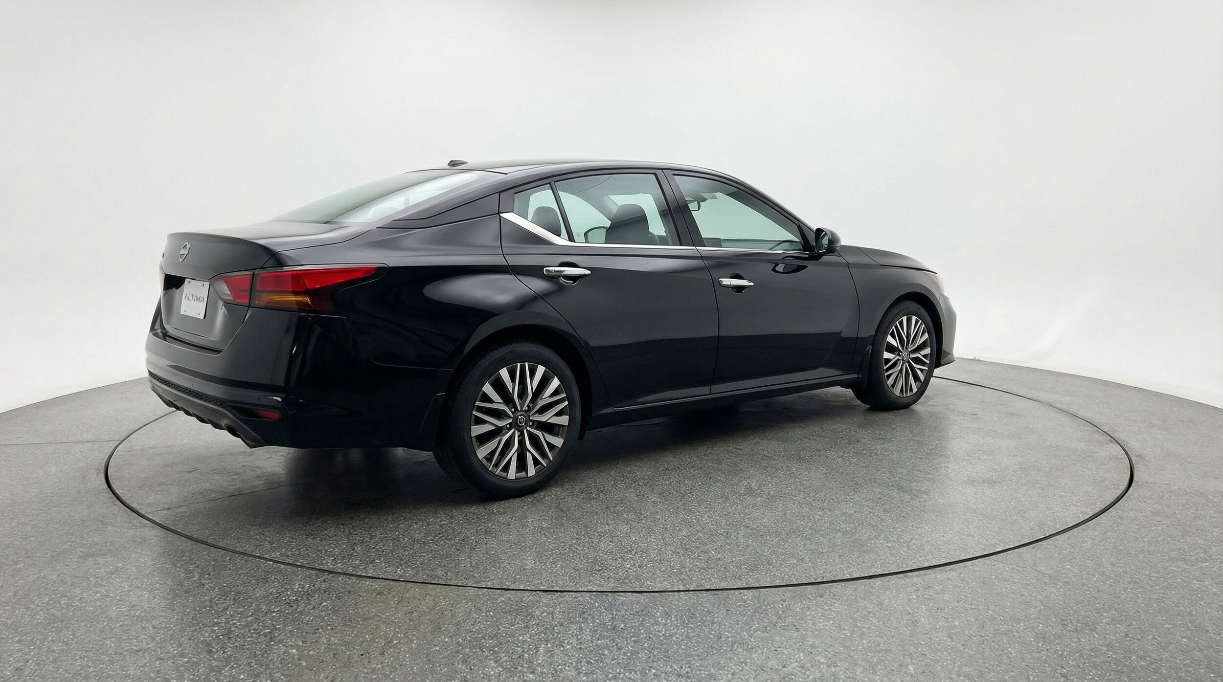 Thumbnail: 2025 Nissan Altima - 9