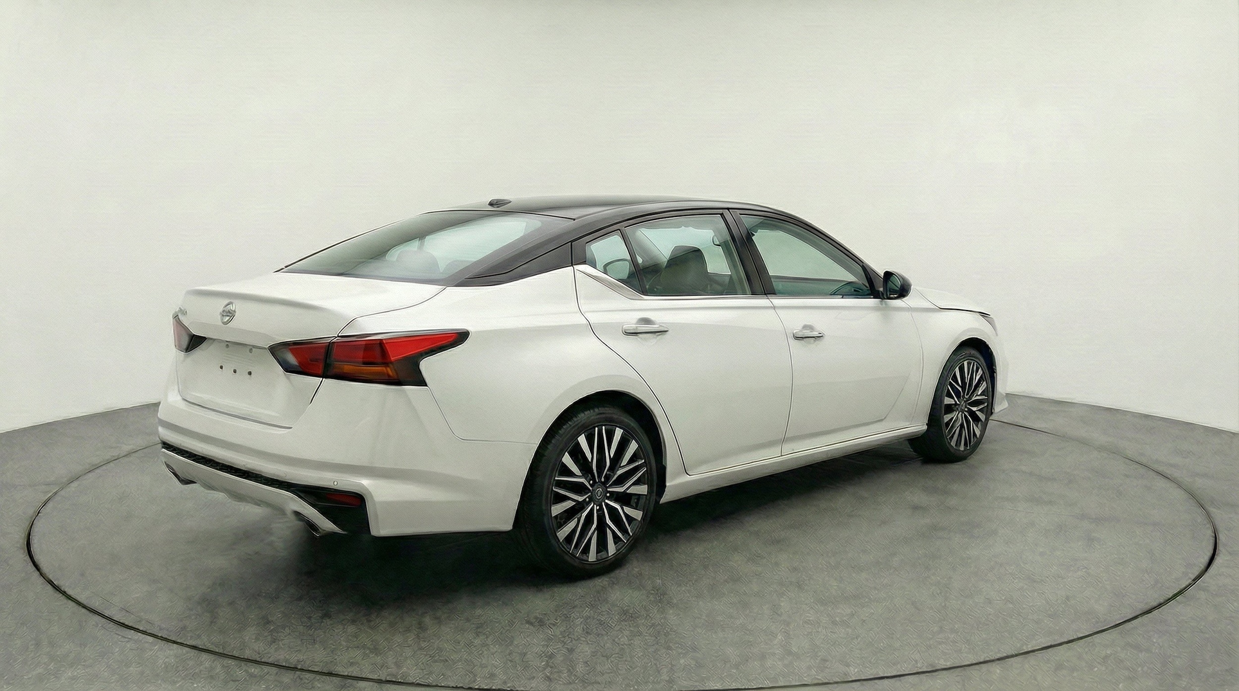 Thumbnail: 2025 Nissan Altima - 9